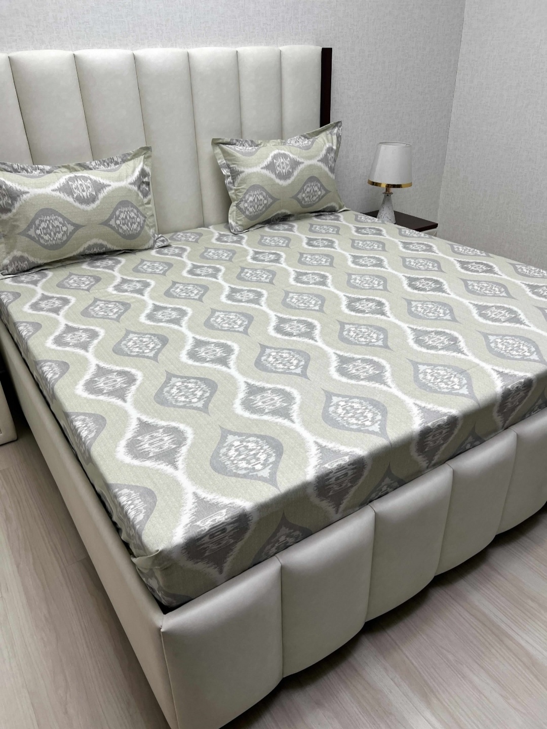 Pure Decor Royal Passion Green Printed Cotton 240 TC Queen Bedsheet Set 2.28 m x 2.54 m
Pure Decor Royal Passion Green Printed Cotton 240 TC Queen Bedsheet Set 2.28 m x 2.54 m