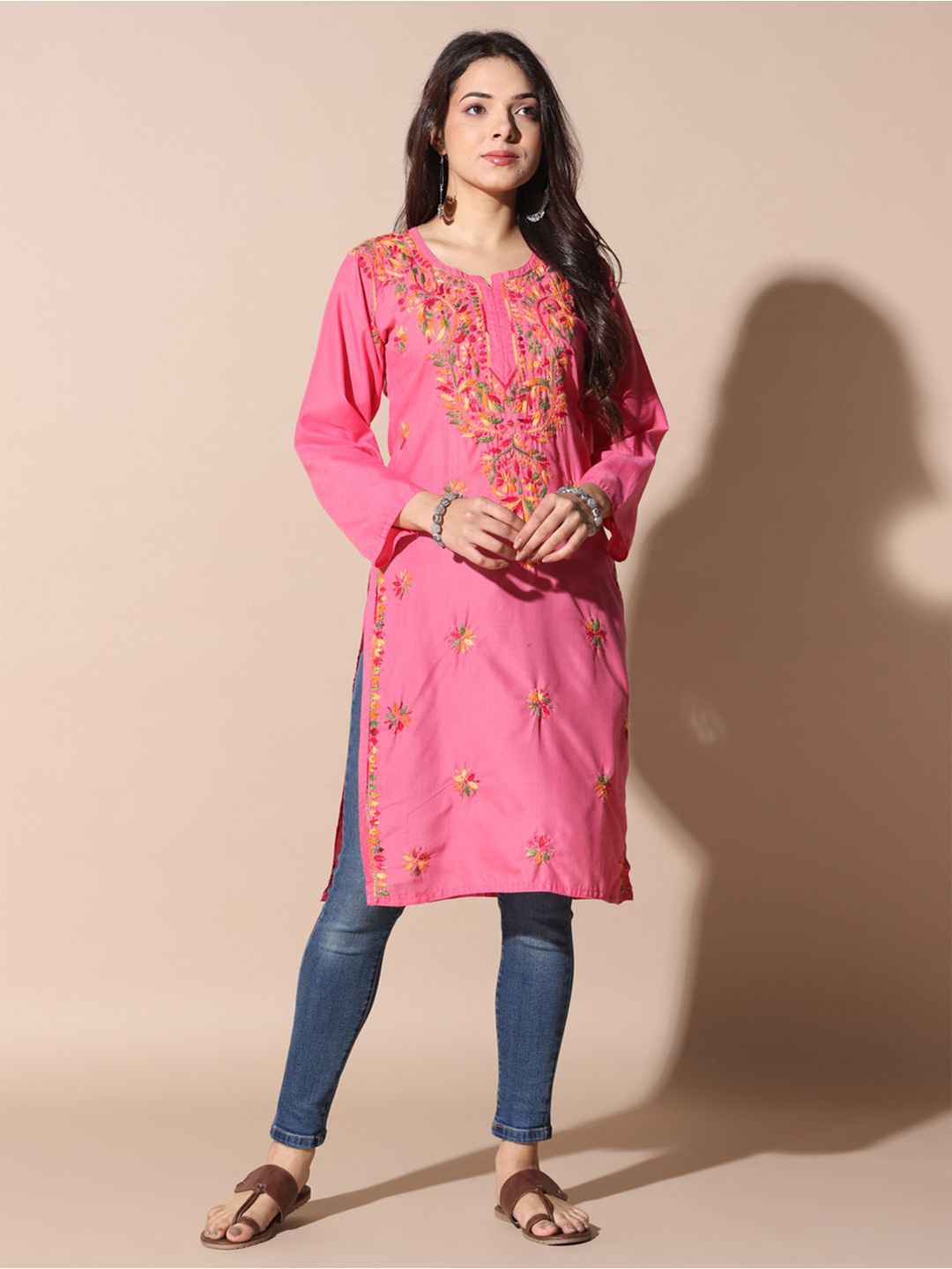 Fashionable Chikan Handikraft Floral Embroidered Chikankari Cotton Straight Kurta, Pink
Fashionable Chikan Handikraft Floral Embroidered Chikankari Cotton Straight Kurta, Pink