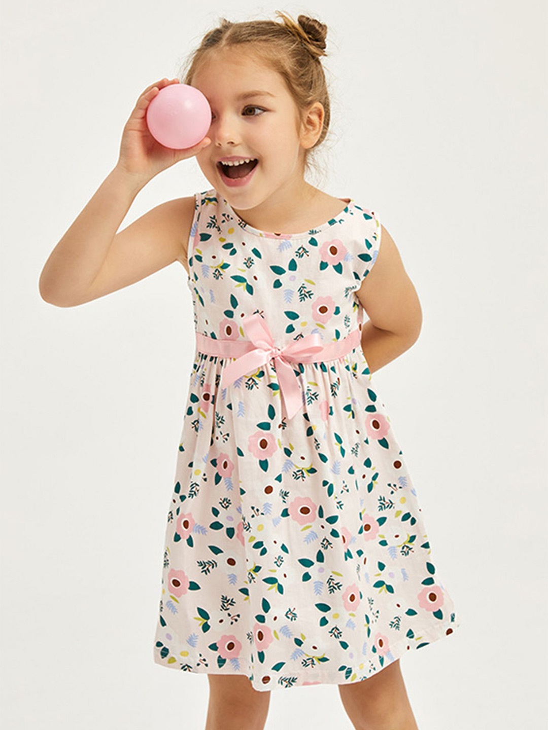 LULU & SKY Girls Cotton Floral Printed Round Neck Sleeveless Fit & Flare Dress, White
LULU & SKY Girls Cotton Floral Printed Round Neck Sleeveless Fit & Flare Dress, White