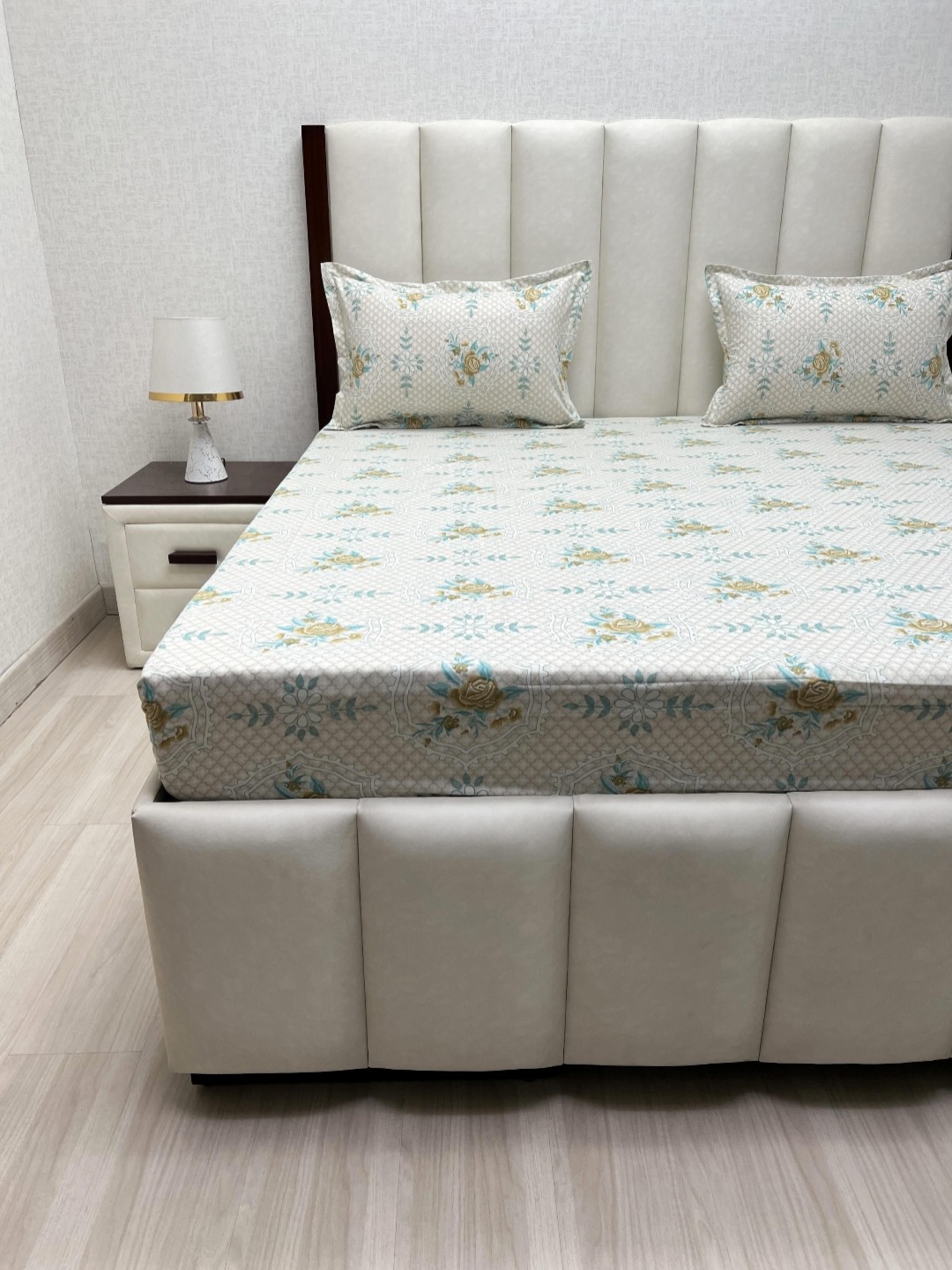Pure Decor Velar Fur Sib White Printed Cotton 350 TC King Bedsheet Set 2.74 m x 2.74m, Blue
Pure Decor Velar Fur Sib White Printed Cotton 350 TC King Bedsheet Set 2.74 m x 2.74m, Blue