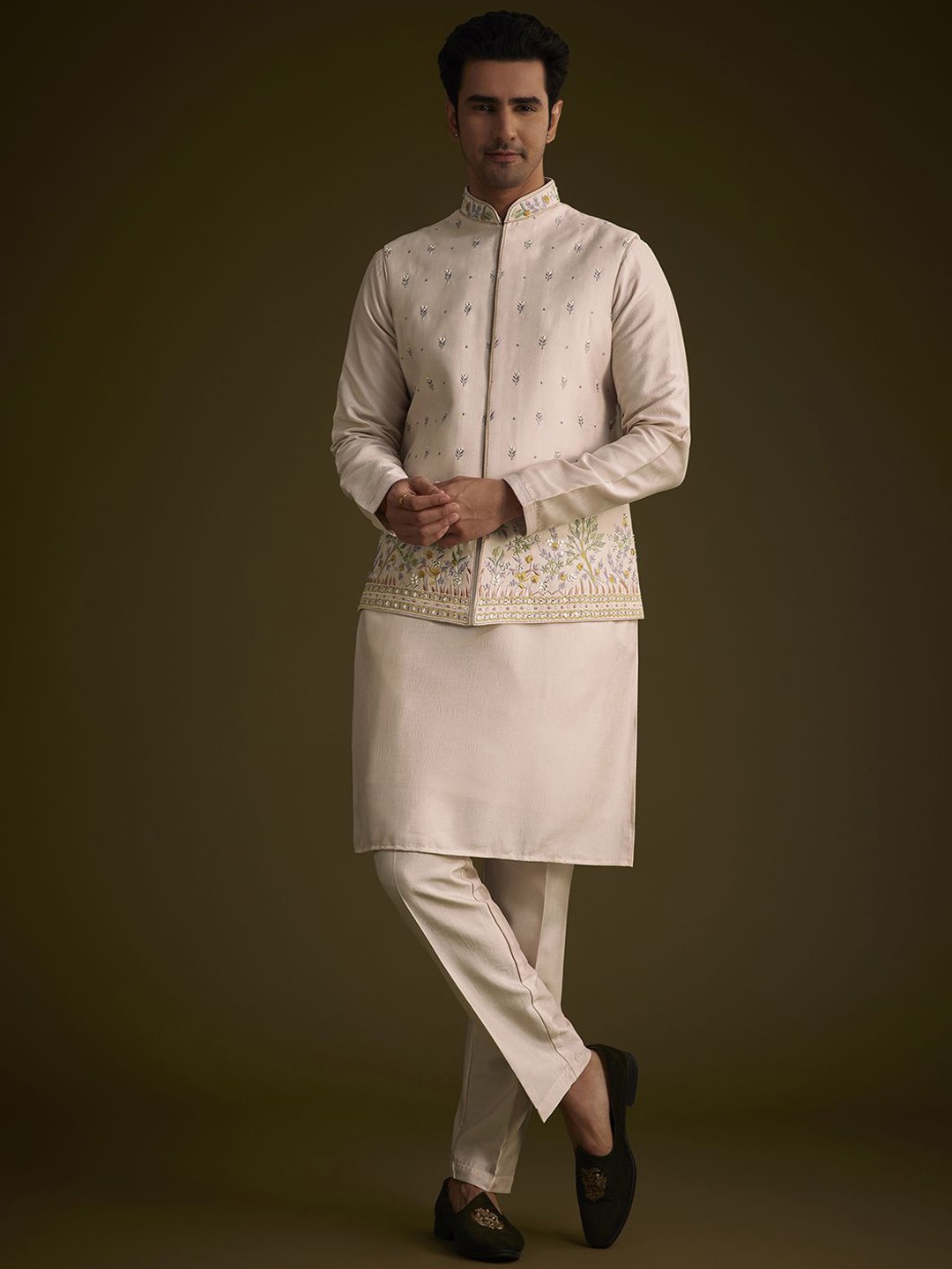 KALKI Fashion Mandarin Collar Cotton Silk Straight Kurta With Trousers & Nehru Jacket, Peach
KALKI Fashion Mandarin Collar Cotton Silk Straight Kurta With Trousers & Nehru Jacket, Peach