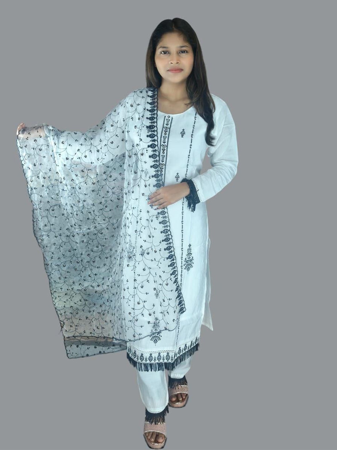 Skinsi Ethnic Motifs Embroidered Round Neck Straight Kurta With Trousers And Dupatta, Blue
Skinsi Ethnic Motifs Embroidered Round Neck Straight Kurta With Trousers And Dupatta, Blue