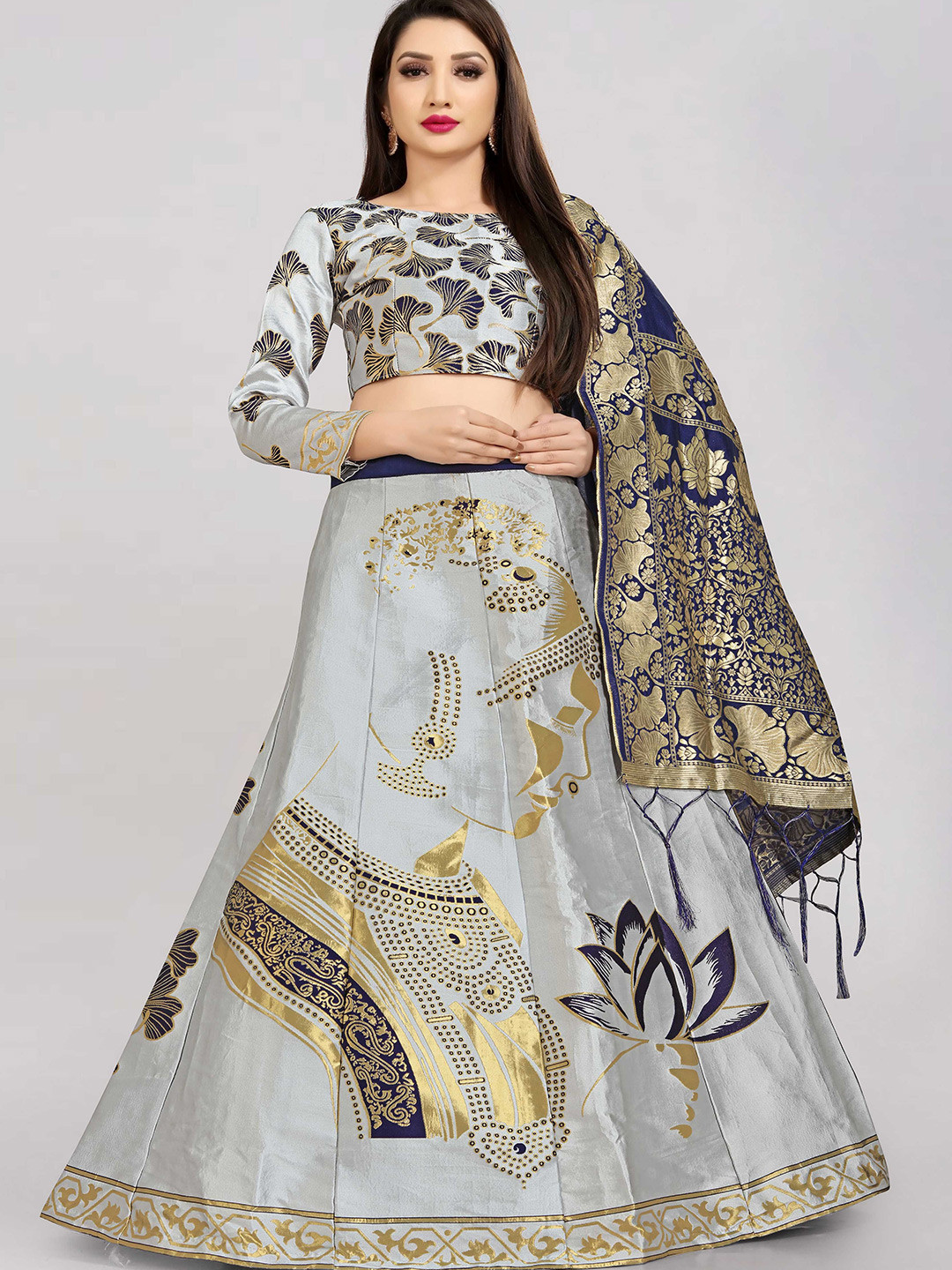 DIVASTRI Woven Design Zari Jacquard Semi-Stitched Lehenga & Unstitched Blouse With Dupatta, Green
DIVASTRI Woven Design Zari Jacquard Semi-Stitched Lehenga & Unstitched Blouse With Dupatta, Green