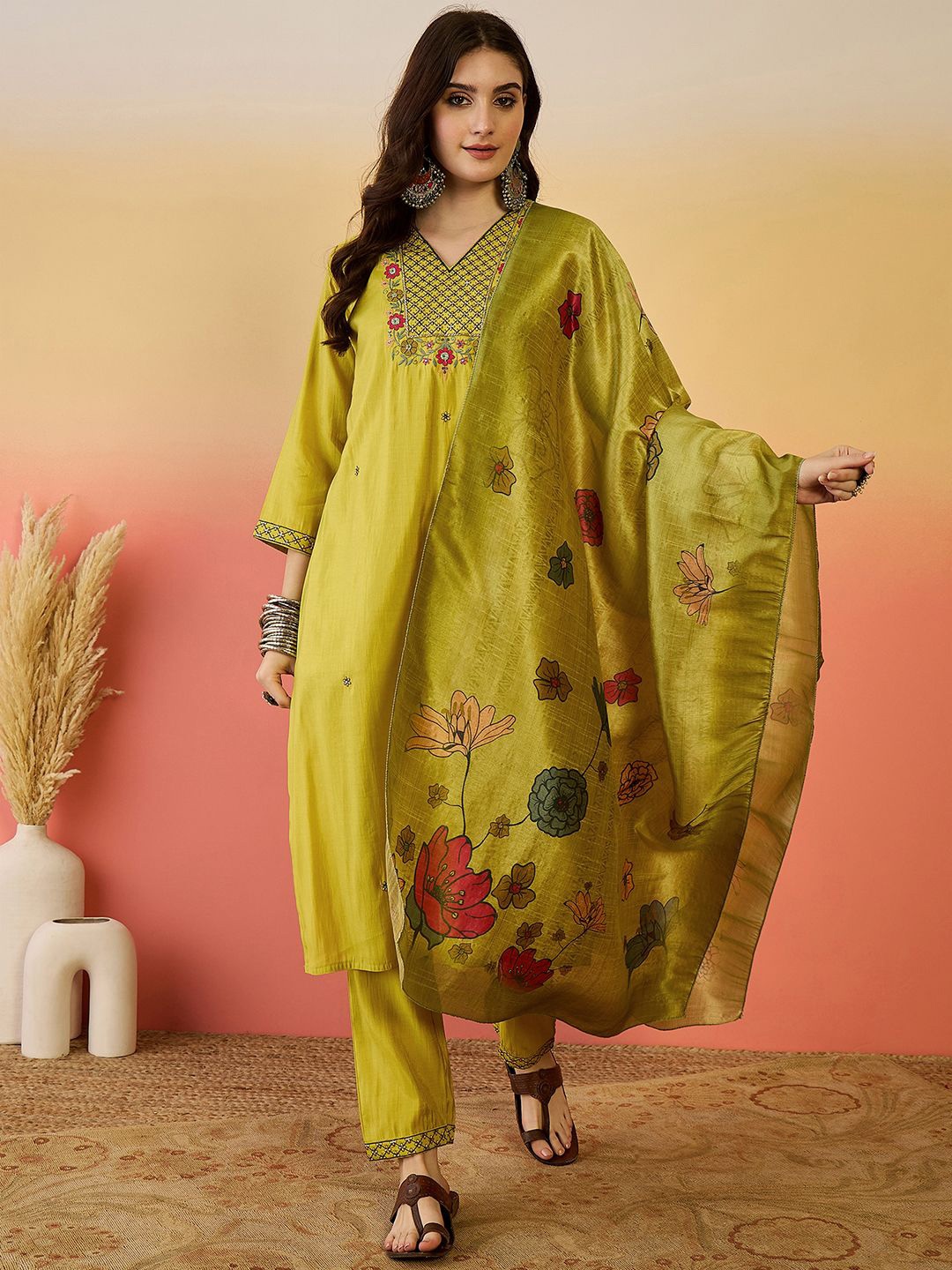 Sangria Floral Embroidered V-Neck Thread Work Straight Kurta With Trouser & Dupatta, Green
Sangria Floral Embroidered V-Neck Thread Work Straight Kurta With Trouser & Dupatta, Green