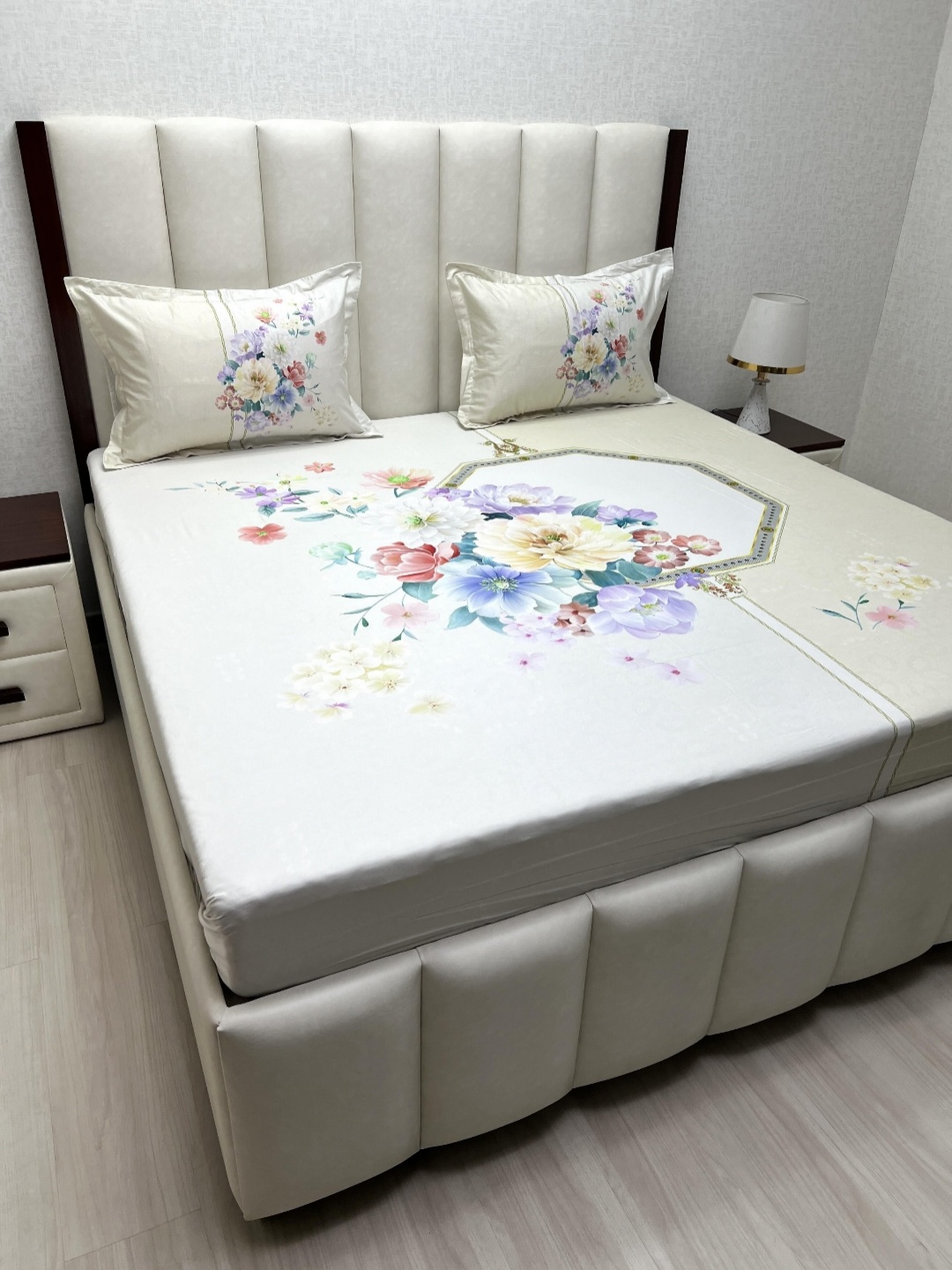 Pure Decor Majestic White Floral Printed Pure Cotton 260 TC King Bedsheet Set 2.74 x 2.74m, Beige
Pure Decor Majestic White Floral Printed Pure Cotton 260 TC King Bedsheet Set 2.74 x 2.74m, Beige