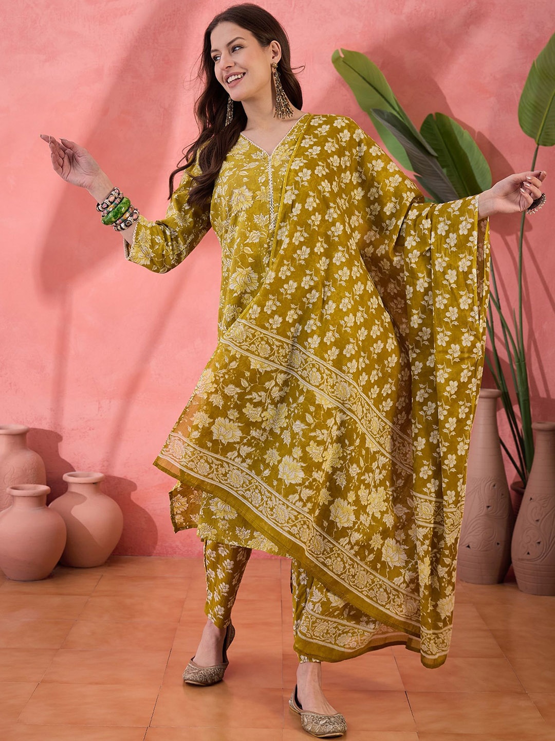 Sangria Floral Printed V-Neck Pure Cotton Straight Kurta & Trouser With Dupatta, Lime green
Sangria Floral Printed V-Neck Pure Cotton Straight Kurta & Trouser With Dupatta, Lime green