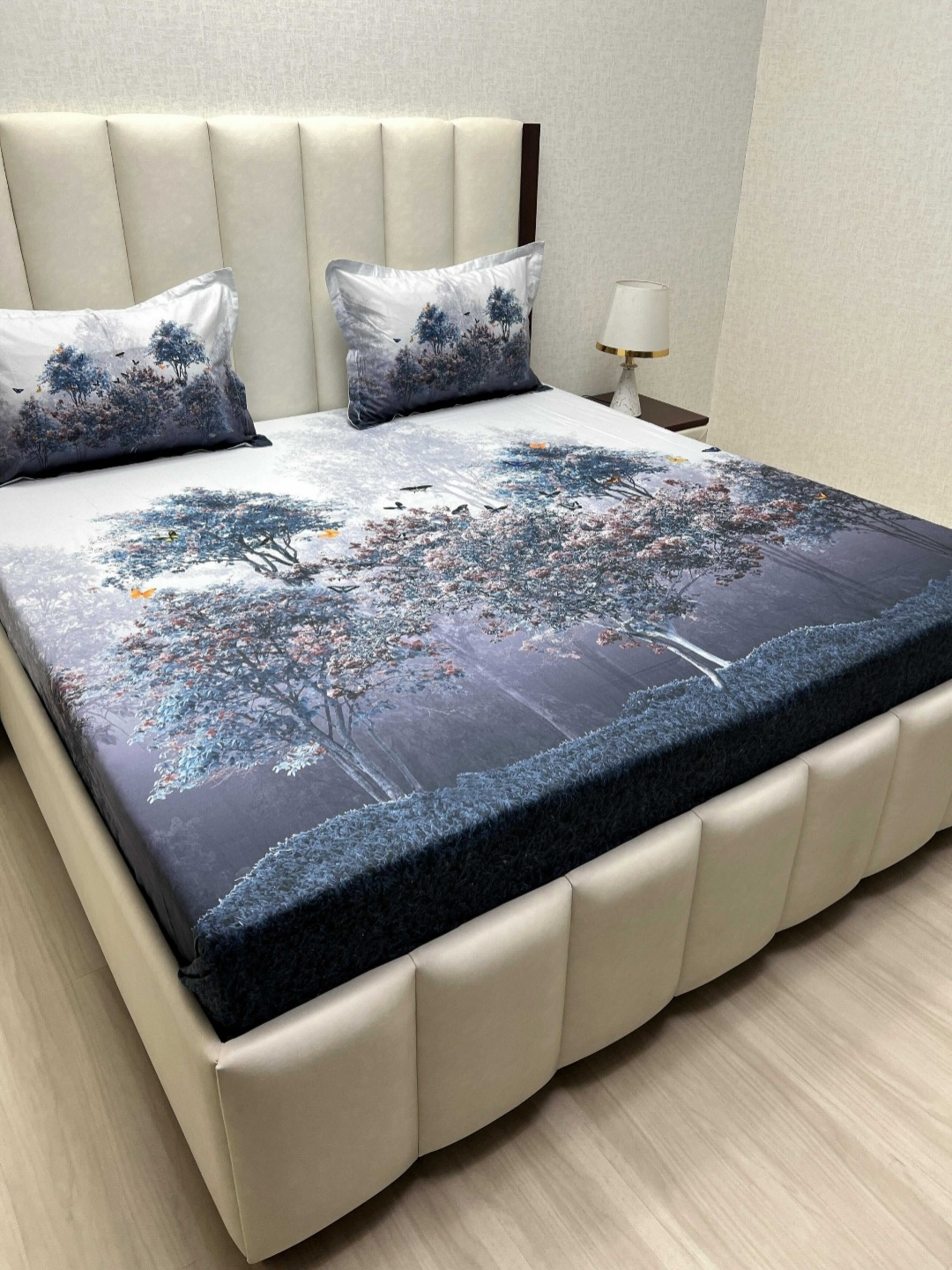 Pure Decor Majestic Blue Floral Printed 380 TC Cotton King Bedsheet Set 2.74 m x 2.74 m
Pure Decor Majestic Blue Floral Printed 380 TC Cotton King Bedsheet Set 2.74 m x 2.74 m