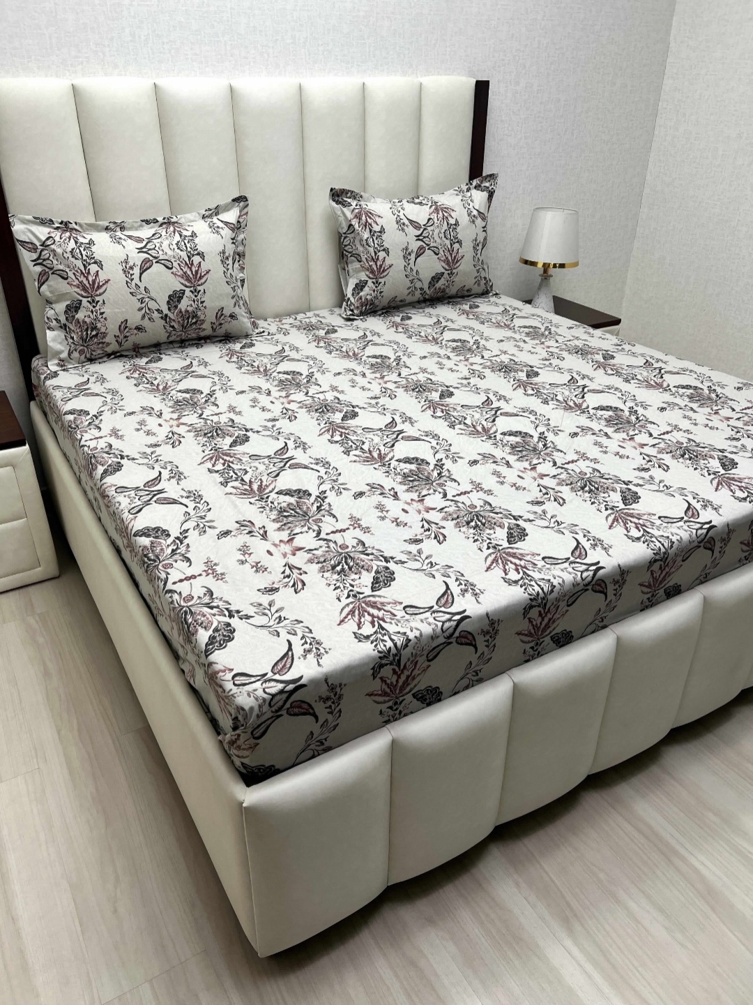 Pure Decor Velar Fur Sib White Printed 380 TC Cotton King Bedsheet Set-2.74 m x 2.74 m
Pure Decor Velar Fur Sib White Printed 380 TC Cotton King Bedsheet Set-2.74 m x 2.74 m
