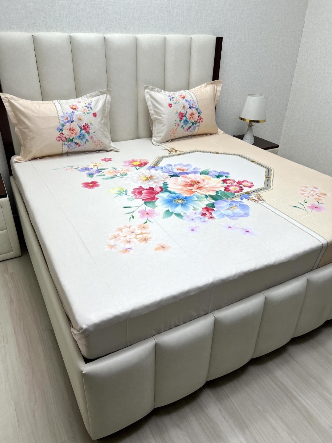 Pure Decor Majestic Peach Floral Printed 240TC Pure Cotton King Bedsheet Set 2.74m X 2.74m
Pure Decor Majestic Peach Floral Printed 240TC Pure Cotton King Bedsheet Set 2.74m X 2.74m