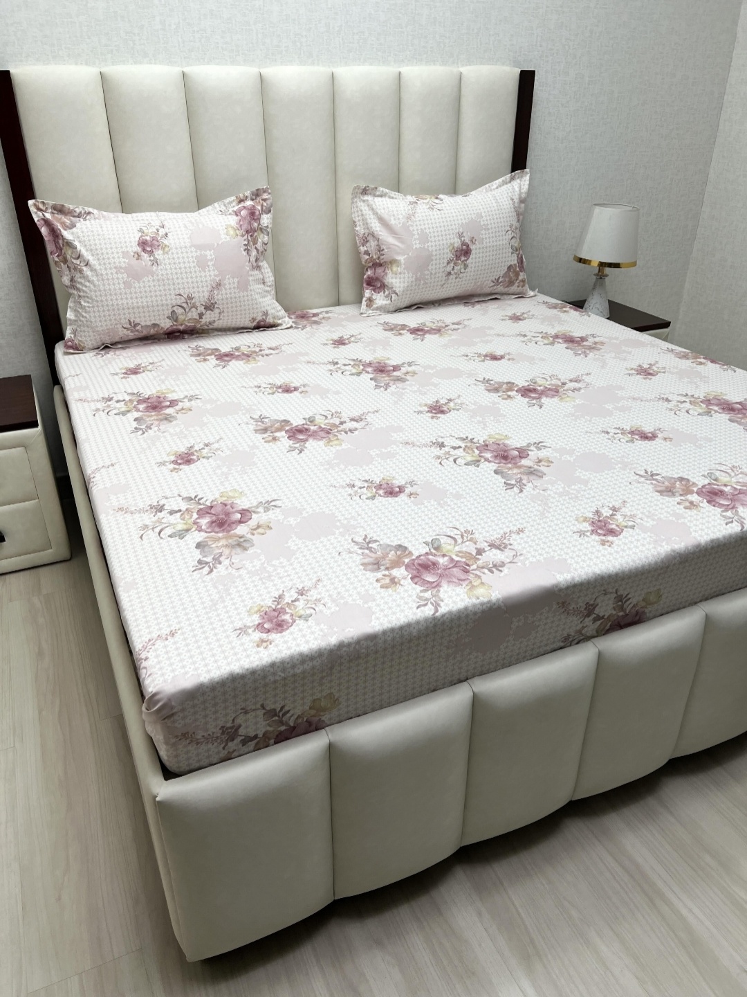 Pure Decor Royal Passion Pink Printed Pure Cotton 230TC Queen Bedsheet Set 2.28m x 2.54m
Pure Decor Royal Passion Pink Printed Pure Cotton 230TC Queen Bedsheet Set 2.28m x 2.54m