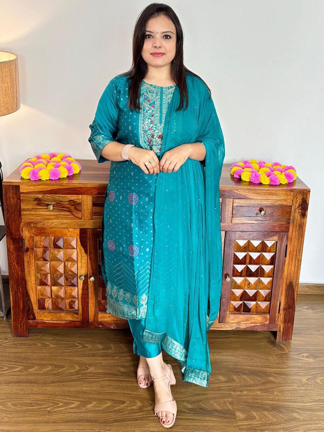 VredeVogel Floral Printed Cotton Silk Jacquard Straight Kurta With Trouser And Dupatta, Blue
VredeVogel Floral Printed Cotton Silk Jacquard Straight Kurta With Trouser And Dupatta, Blue