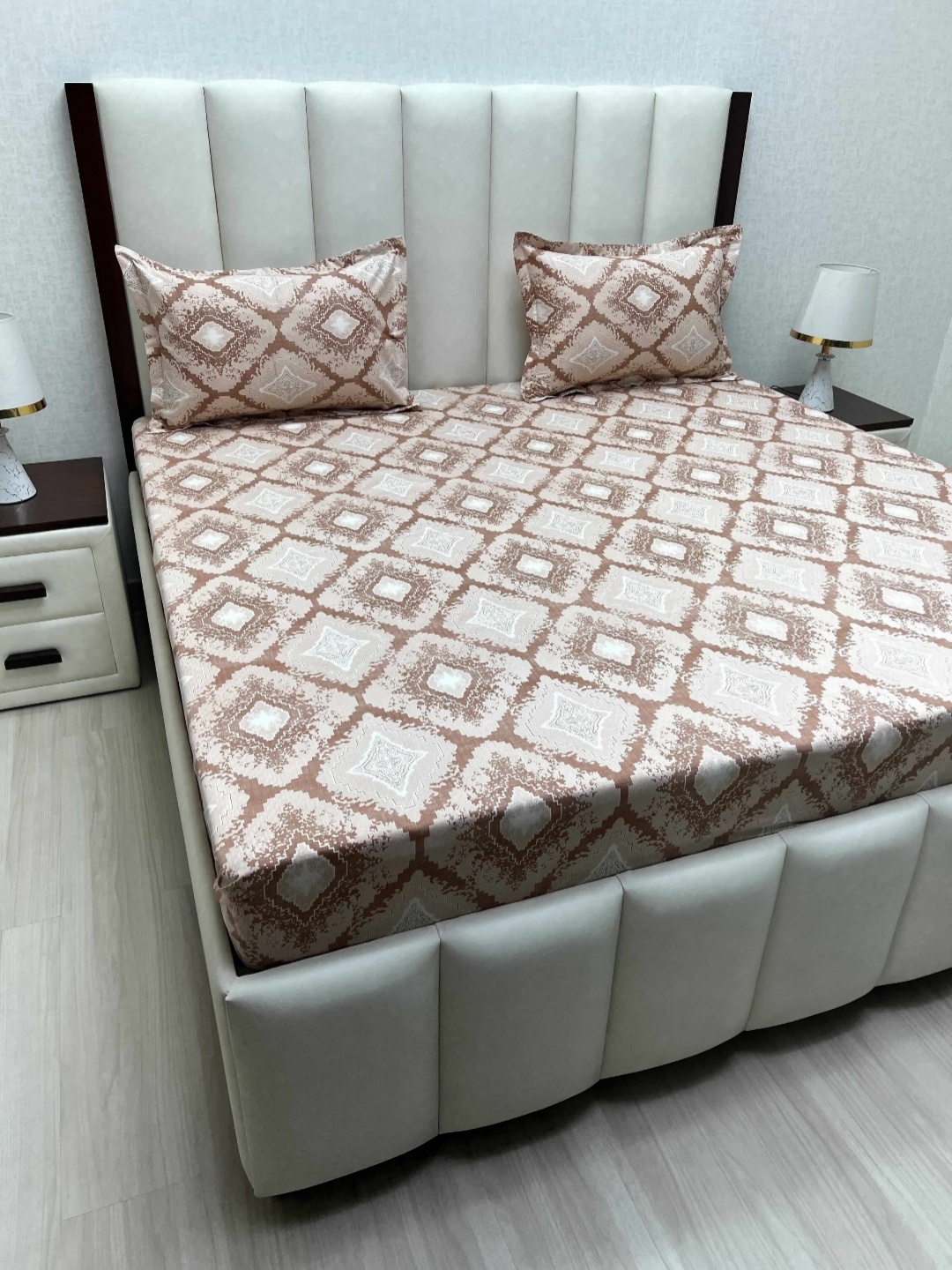 Pure Decor Royal Passion Brown Printed 300 TC Cotton Queen Bedsheet Set-2.28 m x 2.54 m
Pure Decor Royal Passion Brown Printed 300 TC Cotton Queen Bedsheet Set-2.28 m x 2.54 m