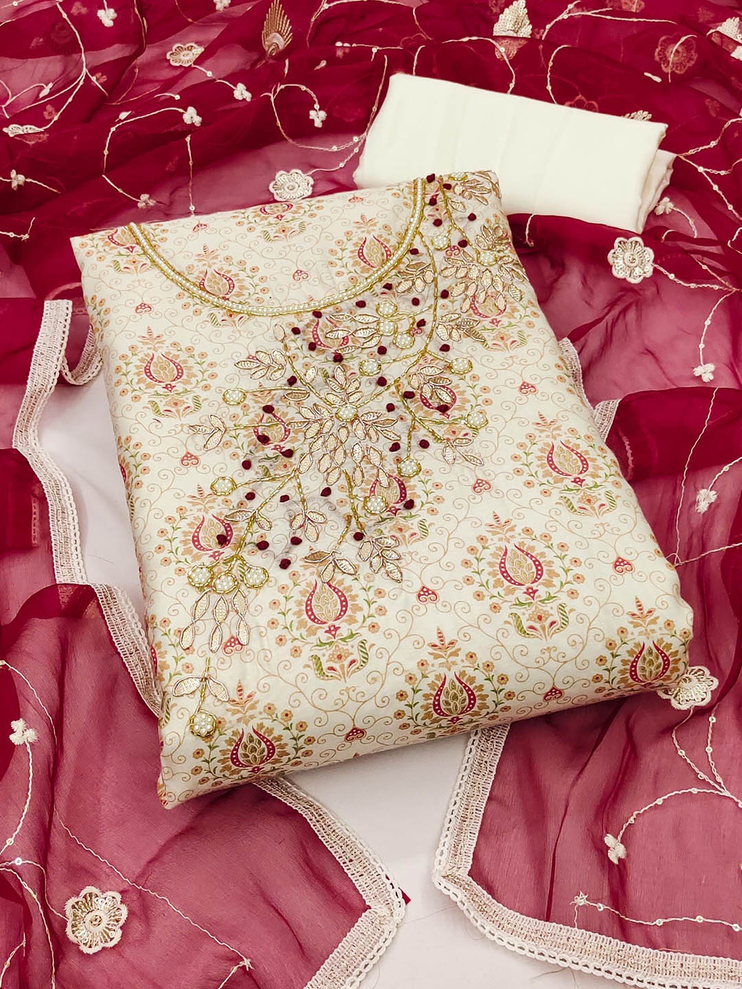 SAINOOR Floral Printed Embellished Beads And Stones Semi-Stitched Dress Material, Off white
SAINOOR Floral Printed Embellished Beads And Stones Semi-Stitched Dress Material, Off white