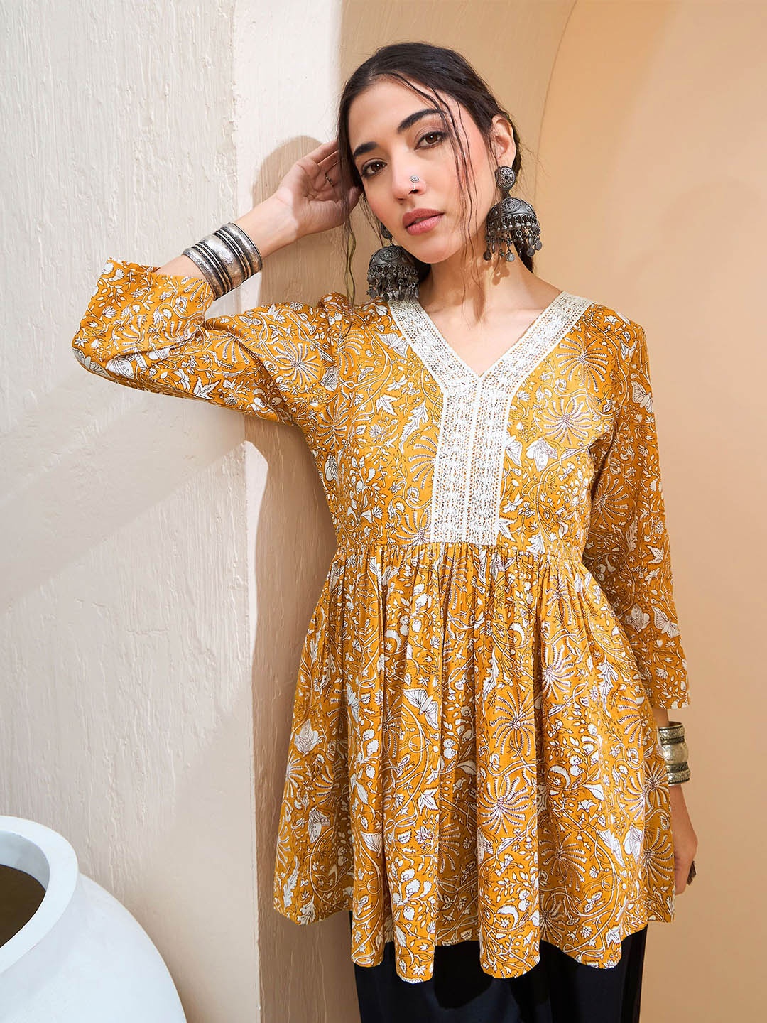 Shae by SASSAFRAS Floral Printed V-Neck Gotta Patti Pure Cotton Gotta Patti Pleated Kurti, Yellow
Shae by SASSAFRAS Floral Printed V-Neck Gotta Patti Pure Cotton Gotta Patti Pleated Kurti, Yellow