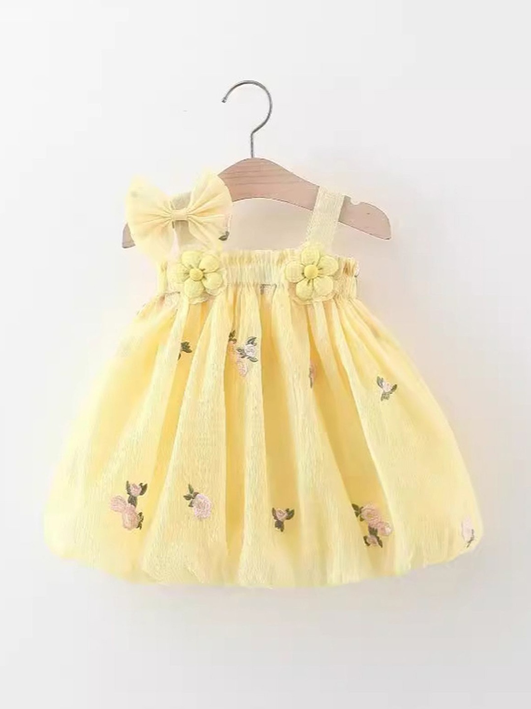 LULU & SKY Girls Floral Printed Shoulder Straps Neck Sleeveless Fit & Flare Dress, Yellow
LULU & SKY Girls Floral Printed Shoulder Straps Neck Sleeveless Fit & Flare Dress, Yellow