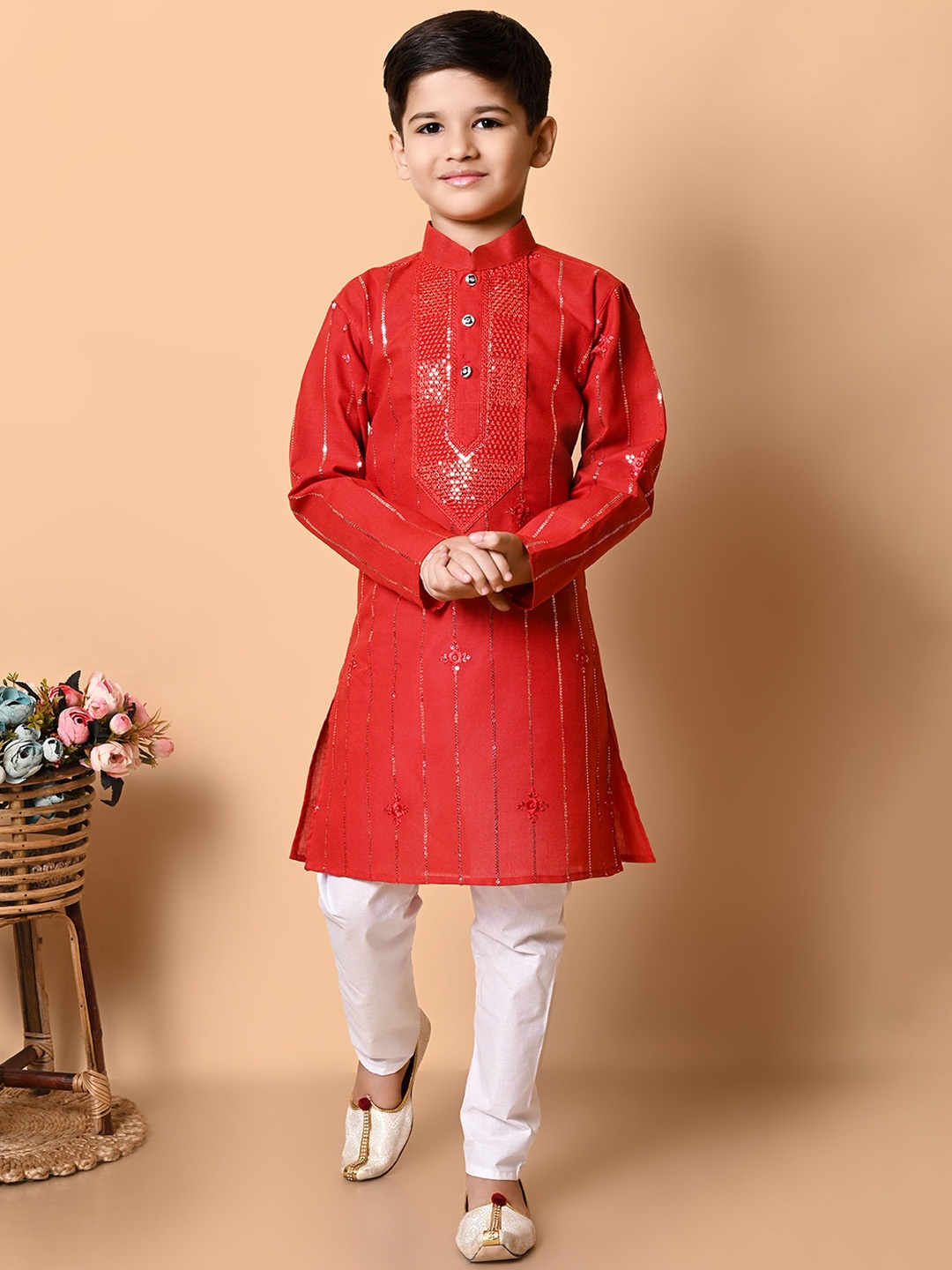 Cae Boys Floral Embroidered Mandarin Collar Sequinned Straight Kurta With Pyjama, Red
Cae Boys Floral Embroidered Mandarin Collar Sequinned Straight Kurta With Pyjama, Red