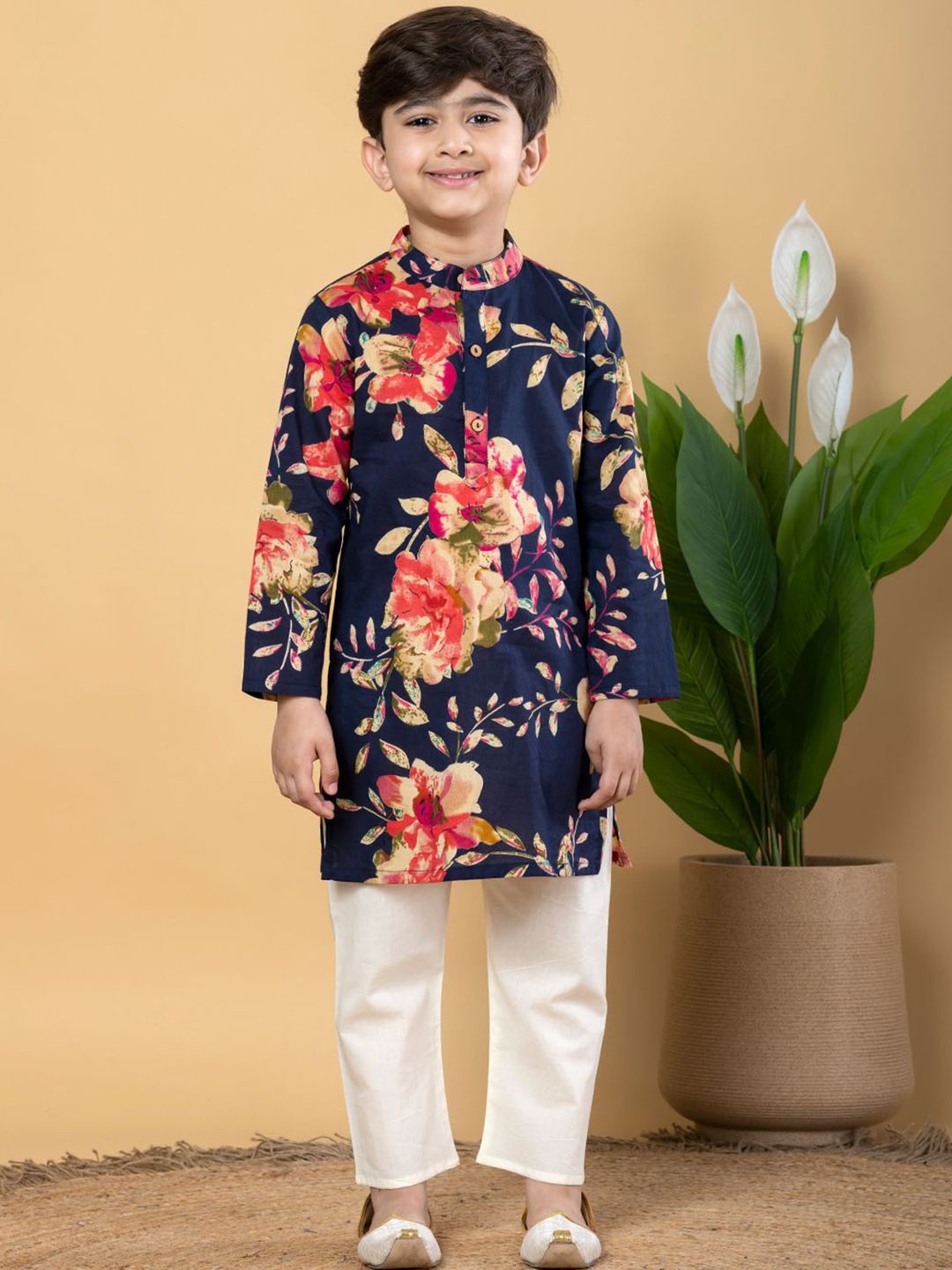 Readiprint Boys Floral Printed Band Collar Pure Cotton Kurta with Pyjamas, Blue
Readiprint Boys Floral Printed Band Collar Pure Cotton Kurta with Pyjamas, Blue