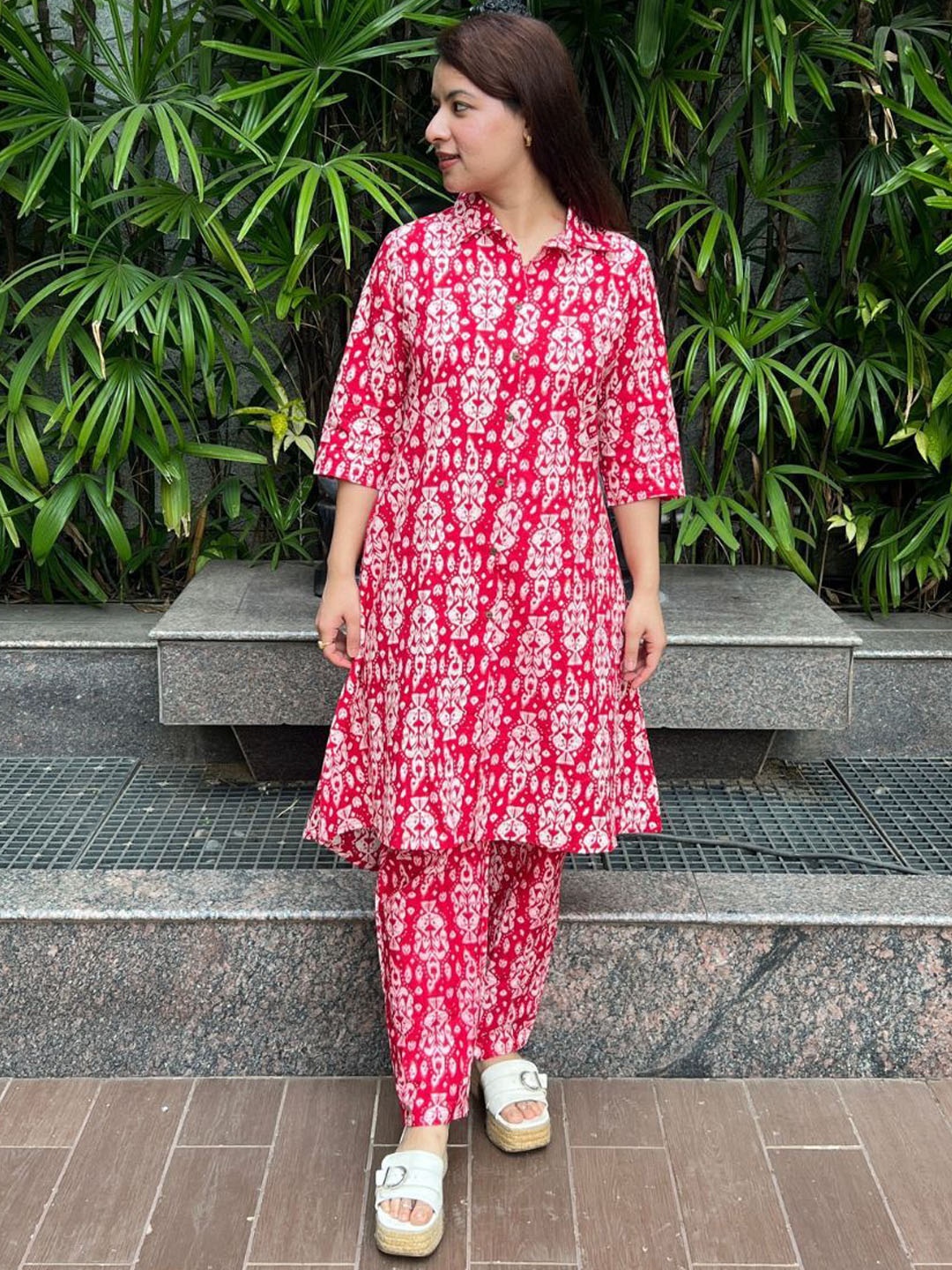 Rangreza Ethnic Ethnic Motifs Printed Shirt Collar Pure Cotton A-Line Kurta With Trousers, Red
Rangreza Ethnic Ethnic Motifs Printed Shirt Collar Pure Cotton A-Line Kurta With Trousers, Red