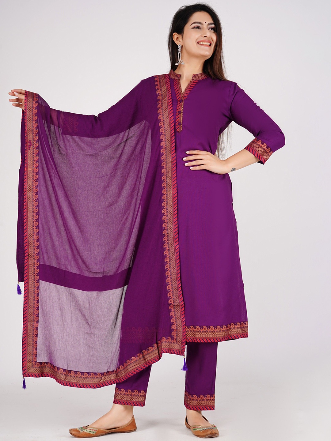 rf clothes Ethnic Motifs Printed Mandarin Collar Straight Kurta With Trousers & Dupatta, Purple
rf clothes Ethnic Motifs Printed Mandarin Collar Straight Kurta With Trousers & Dupatta, Purple