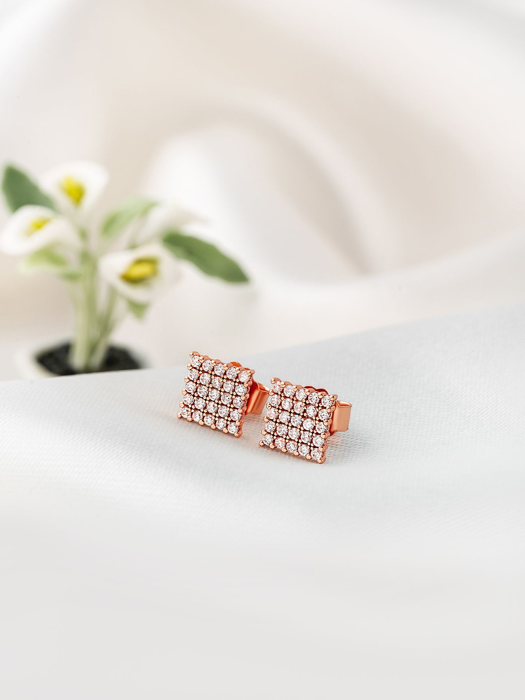 SILBERRY 925 Sterling Silver Rose Gold-Plated Cubic Zirconia Studded Square Shaped Studs
SILBERRY 925 Sterling Silver Rose Gold-Plated Cubic Zirconia Studded Square Shaped Studs