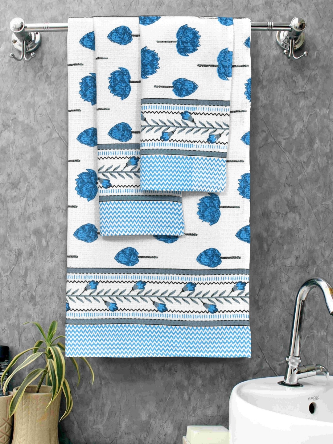 MAFATLAL White & Orange 3 Pieces Ethnic Motifs Printed Cotton 250 GSM Towel Set, Blue
MAFATLAL White & Orange 3 Pieces Ethnic Motifs Printed Cotton 250 GSM Towel Set, Blue