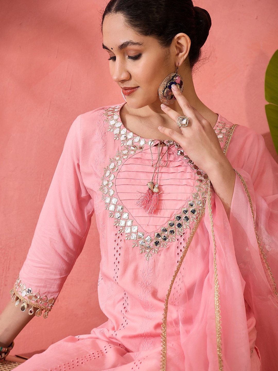 Sangria Floral Yoke Design Tie-Up Neck Pure Cotton Straight Kurta With Trouser And Dupatta, Peach
Sangria Floral Yoke Design Tie-Up Neck Pure Cotton Straight Kurta With Trouser And Dupatta, Peach