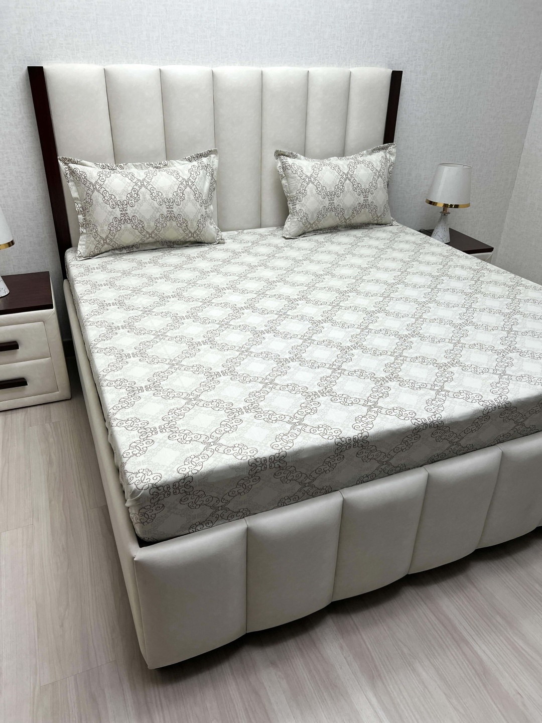 Pure Decor Velar Fur Sib White & Black Ethnic Motifs King Bedsheet Set-2.74 m x 2.74 m
Pure Decor Velar Fur Sib White & Black Ethnic Motifs King Bedsheet Set-2.74 m x 2.74 m