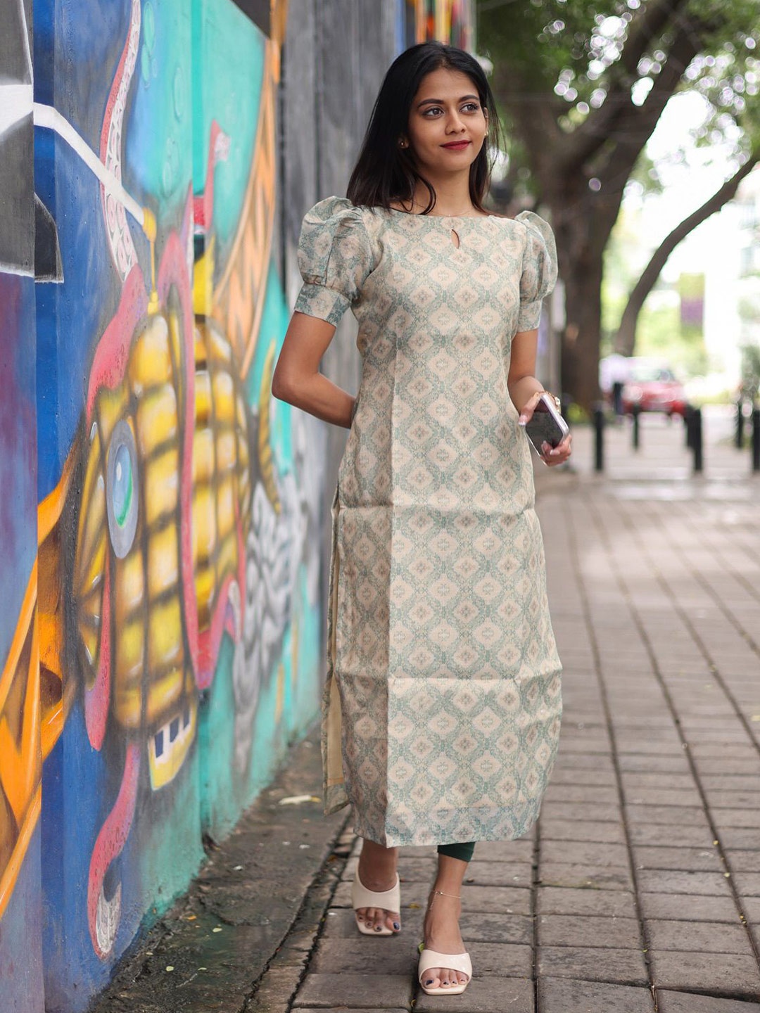 Sun Fashion And Lifestyle Ethnic Motifs Printed Round Neck Chanderi Silk Straight Kurta, Green
Sun Fashion And Lifestyle Ethnic Motifs Printed Round Neck Chanderi Silk Straight Kurta, Green