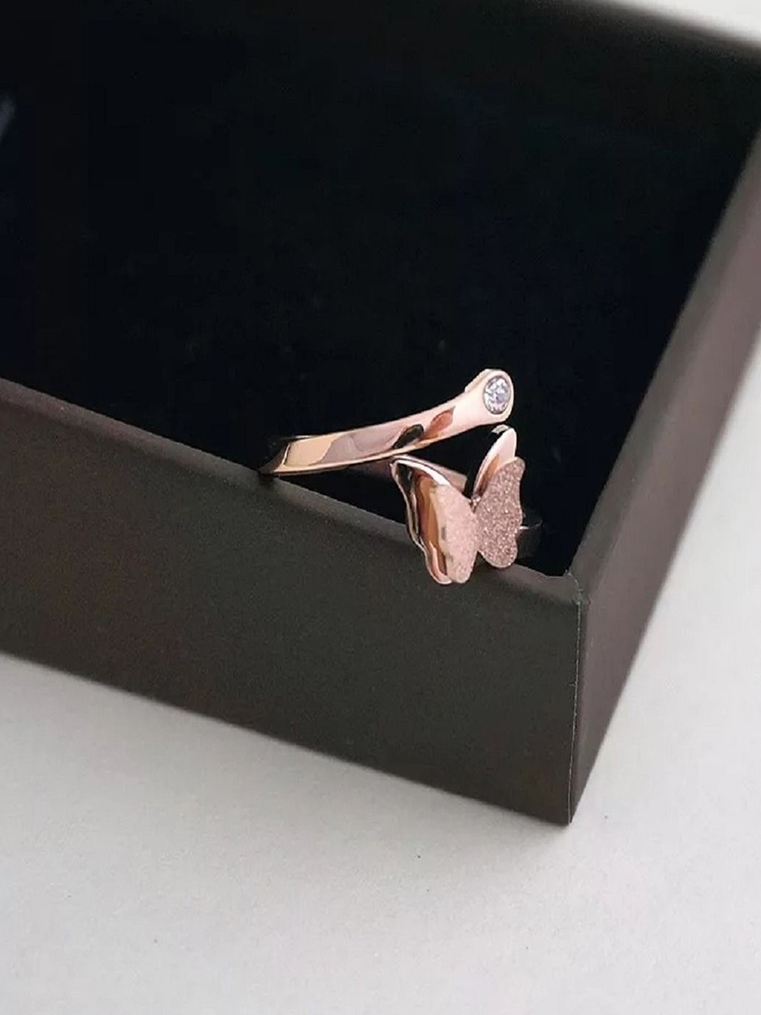 DressBerry Rose-Gold Plated Artificial Stone Studded Butterfly Adjustable Finger Ring
DressBerry Rose-Gold Plated Artificial Stone Studded Butterfly Adjustable Finger Ring