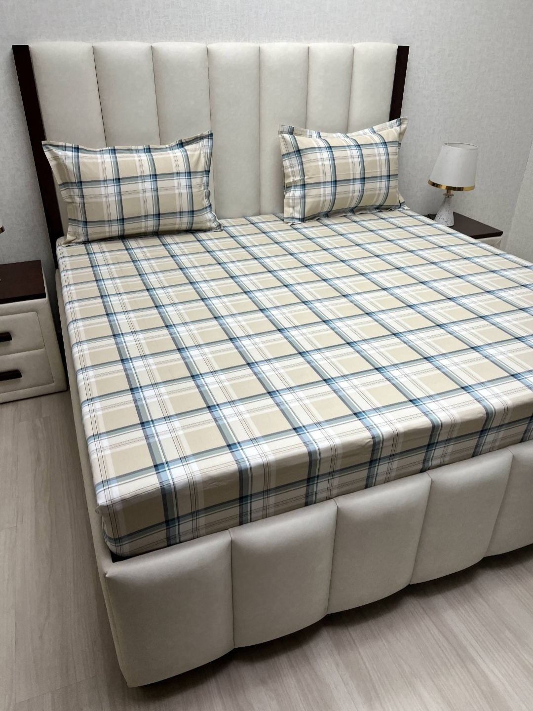 Pure Decor Velar Cream Geometric Printed Cotton 260 TC King Bedsheet Set 2.74 m X 3.04 m
Pure Decor Velar Cream Geometric Printed Cotton 260 TC King Bedsheet Set 2.74 m X 3.04 m