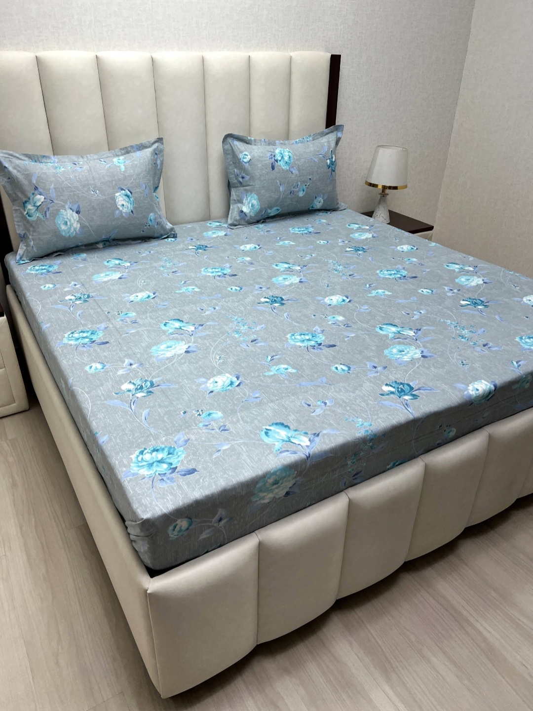 Pure Decor Velar Blue Printed Pure Cotton 380 TC Super King Bedsheet Set 2.74 m x 3.04 m
Pure Decor Velar Blue Printed Pure Cotton 380 TC Super King Bedsheet Set 2.74 m x 3.04 m
