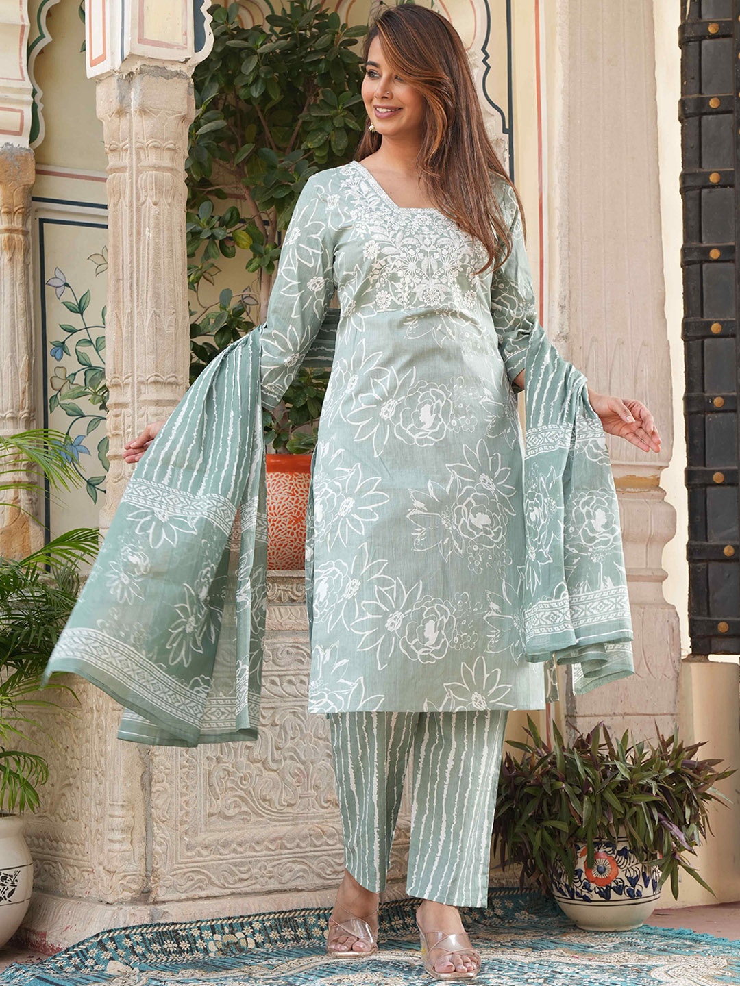 RI AND SU Floral Embroidered Square Neck Pure Cotton Straight Kurta With Trouser & Dupatta, Grey
RI AND SU Floral Embroidered Square Neck Pure Cotton Straight Kurta With Trouser & Dupatta, Grey