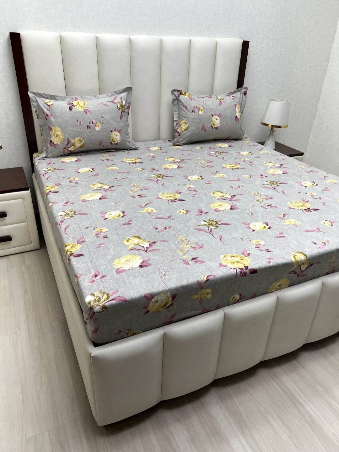 Pure Decor Velar Grey Printed Pure Cotton 300 TC Super King Bedsheet Set- 2.74 m x 3.04 m
Pure Decor Velar Grey Printed Pure Cotton 300 TC Super King Bedsheet Set- 2.74 m x 3.04 m