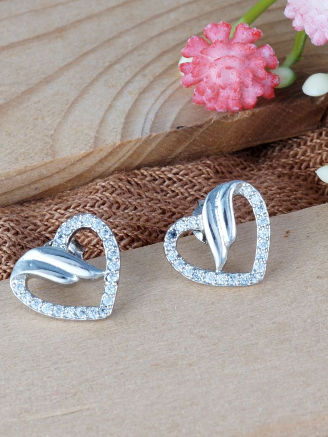 Tuanz Silver Jewelry 925 Sterling Silver Rhodium-Plated Stones Studded Heart Shaped Studs
Tuanz Silver Jewelry 925 Sterling Silver Rhodium-Plated Stones Studded Heart Shaped Studs