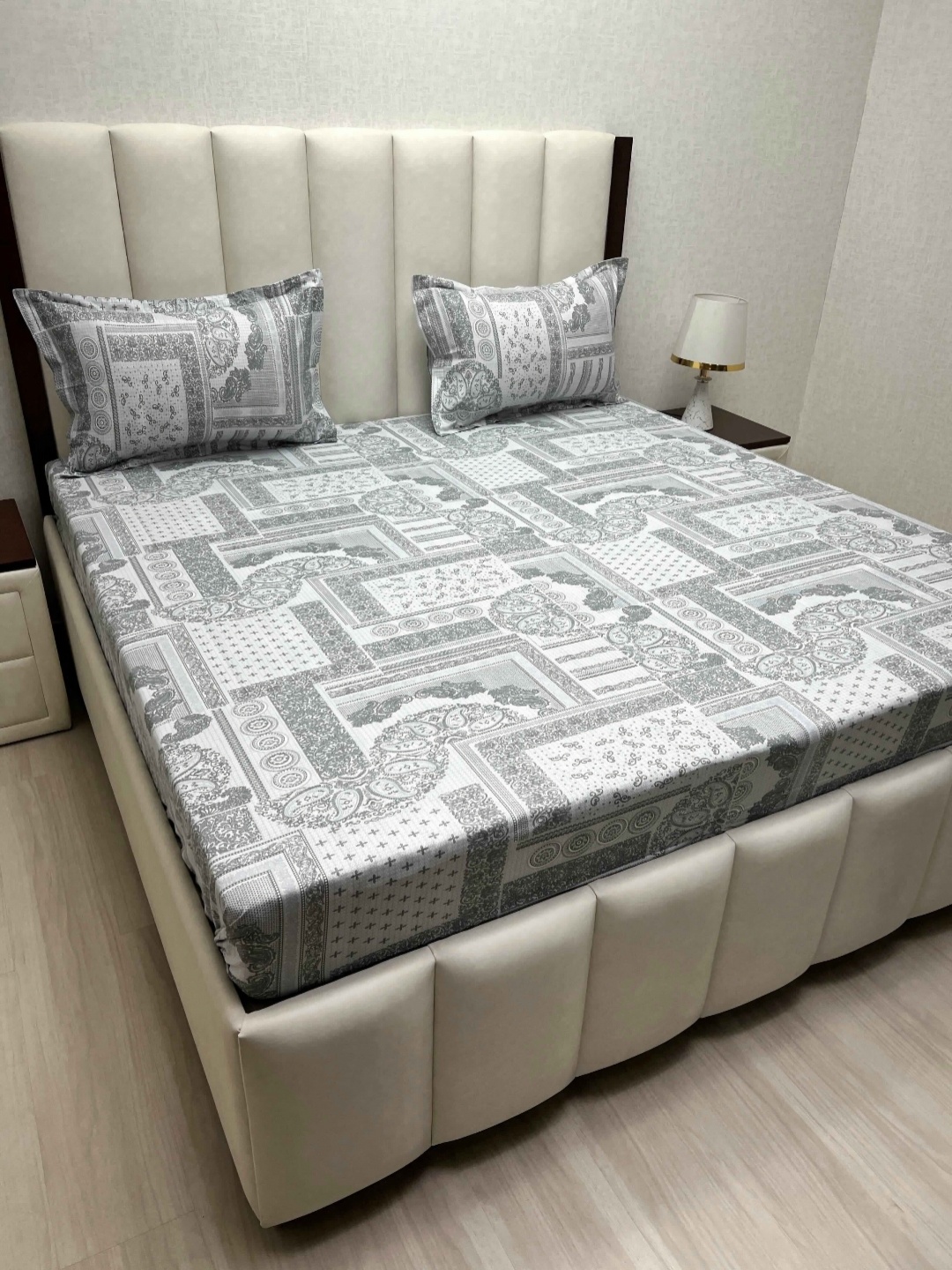 Pure Decor Velar White & Grey Printed Pure Cotton 350 TC King Bedsheet Set 2.74 m x 3.04 m
Pure Decor Velar White & Grey Printed Pure Cotton 350 TC King Bedsheet Set 2.74 m x 3.04 m