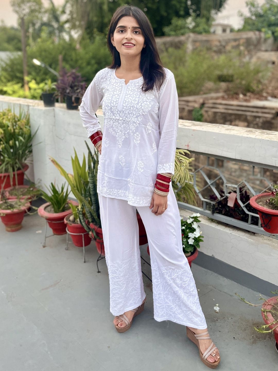 Everything In Chikankari Floral Embroidered Chikankari Modal Chikankari Kurti, White
Everything In Chikankari Floral Embroidered Chikankari Modal Chikankari Kurti, White