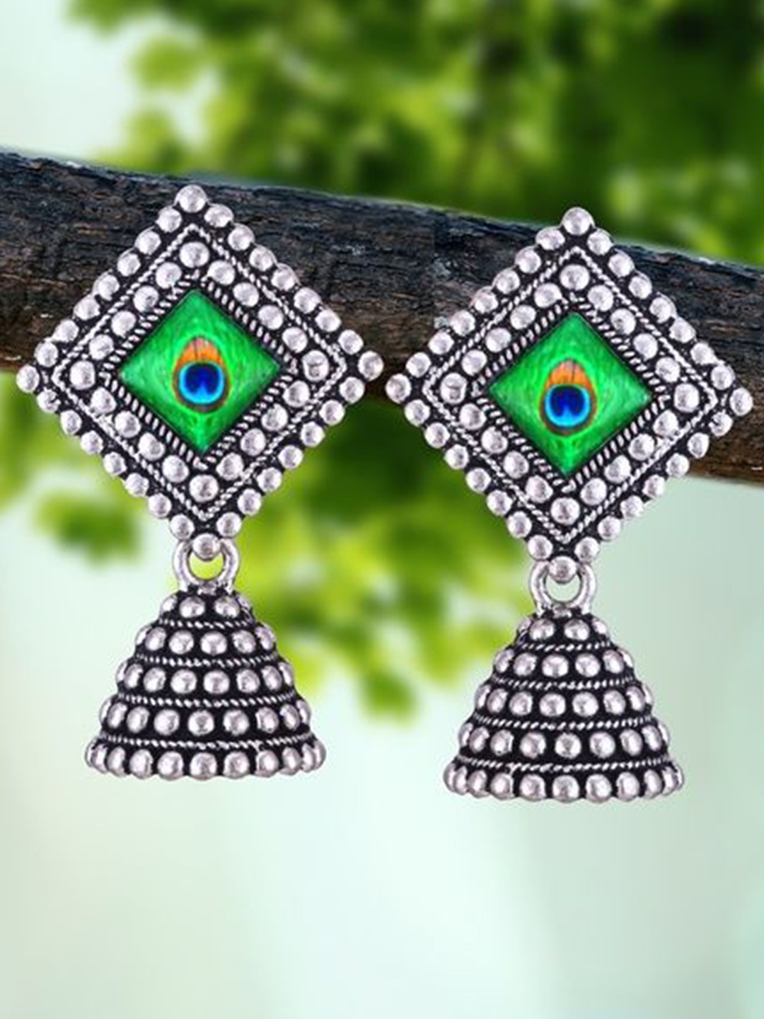 DIVASTRI Set Of 5 Silver-Plated Artificial Stones Studded & Beaded Dome Shaped Jhumkas
DIVASTRI Set Of 5 Silver-Plated Artificial Stones Studded & Beaded Dome Shaped Jhumkas