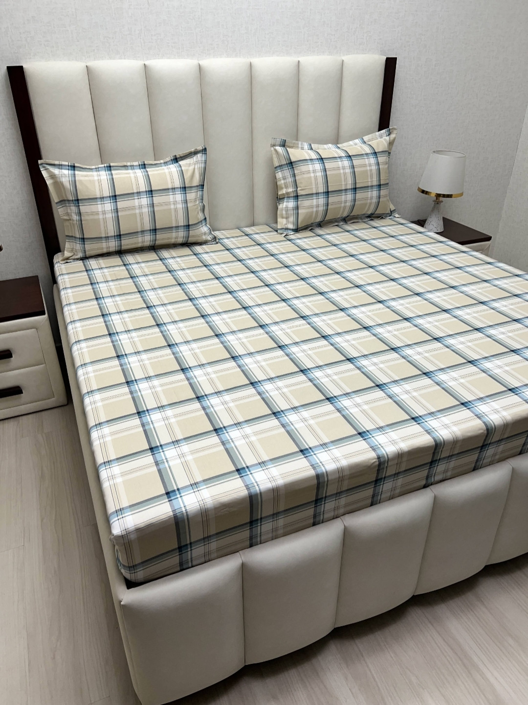 Pure Decor Velar Cream Geometric Printed Cotton 220 TC King Bedsheet Set 2.74 m X 3.04 m
Pure Decor Velar Cream Geometric Printed Cotton 220 TC King Bedsheet Set 2.74 m X 3.04 m