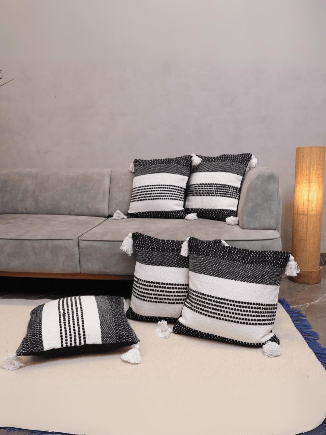 LUSHLYF Tufted Collection White & Black 5 Pieces Embroidered Cotton Square Cushion Covers
LUSHLYF Tufted Collection White & Black 5 Pieces Embroidered Cotton Square Cushion Covers
