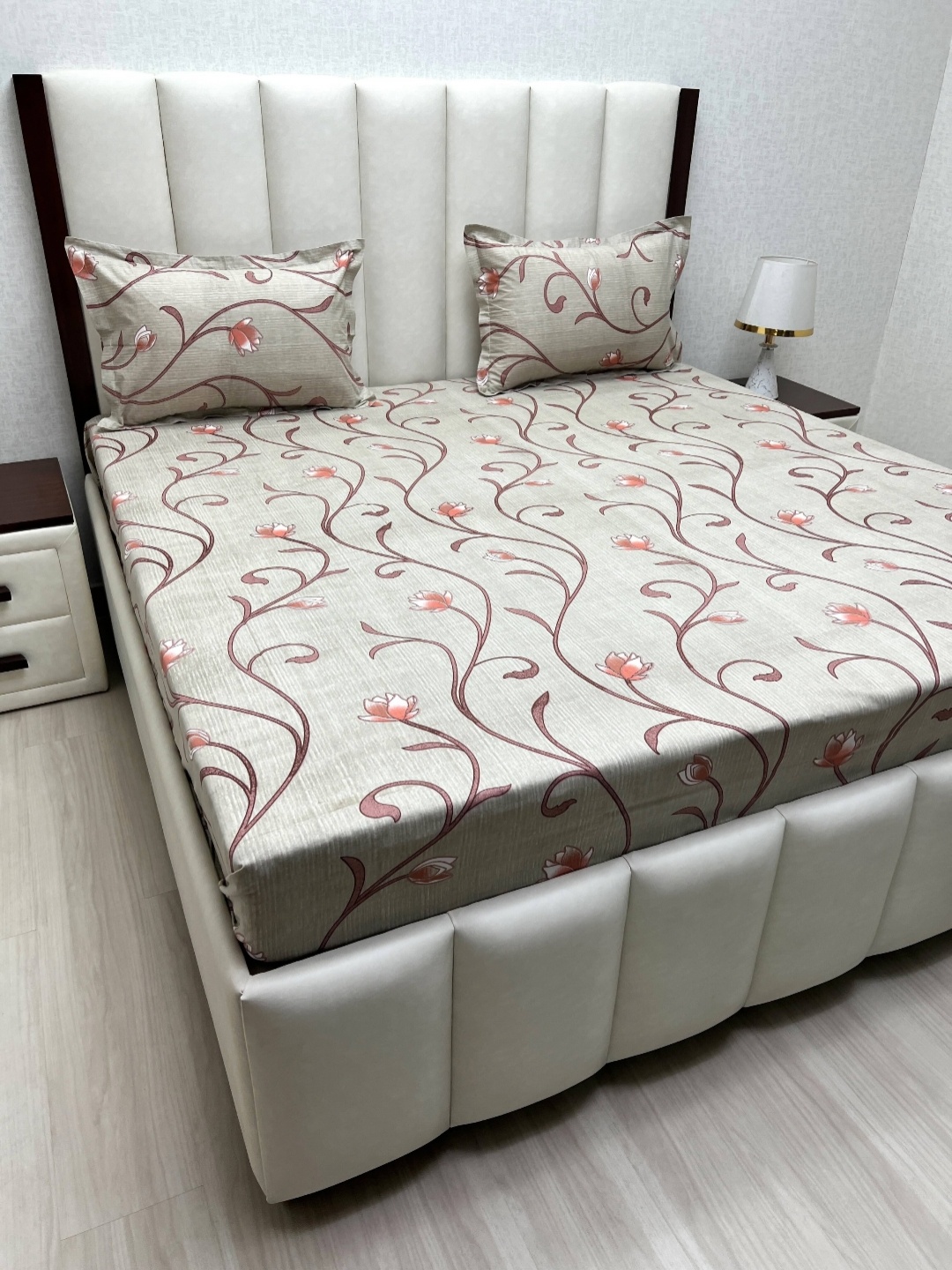 Pure Decor Velar Brown Printed Cotton 220 TC Super King Size Bedsheet Set 2.74 m x 3.04 m
Pure Decor Velar Brown Printed Cotton 220 TC Super King Size Bedsheet Set 2.74 m x 3.04 m