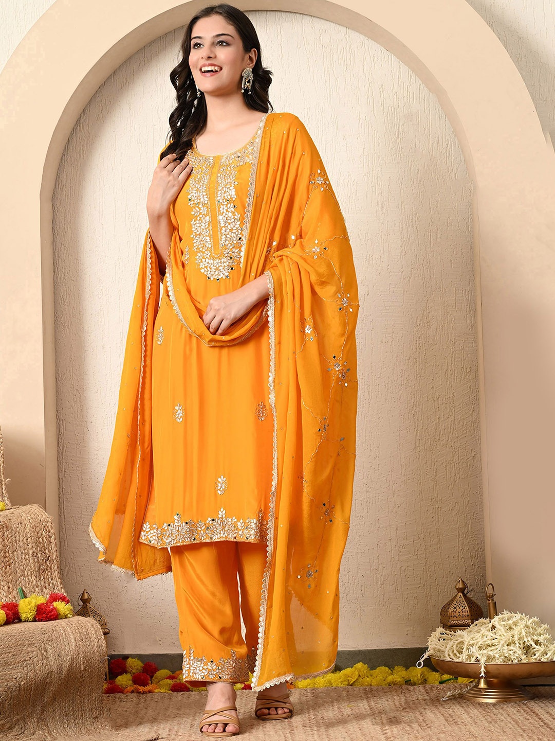 ZARIKALI Floral Embroidered Zardozi Work Straight Kurta With Trousers & Dupatta, Yellow
ZARIKALI Floral Embroidered Zardozi Work Straight Kurta With Trousers & Dupatta, Yellow