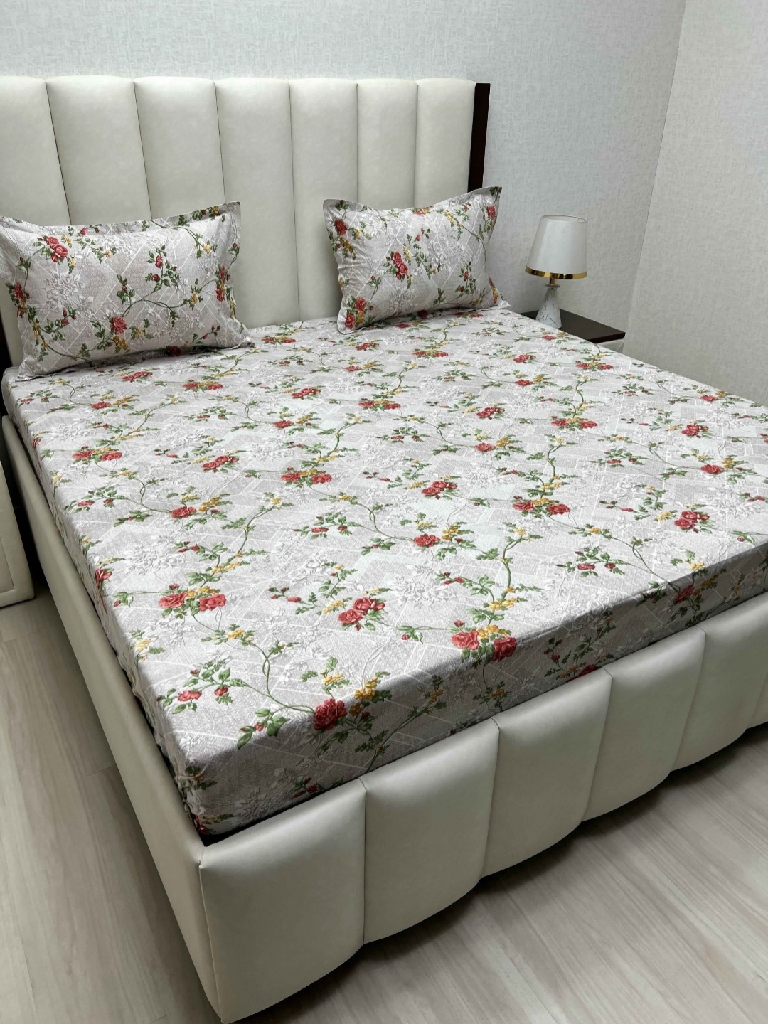 Pure Decor Velar Grey Printed Pure Cotton 380 TC Super King Bedsheet Set- 2.74 m x 3.04 m
Pure Decor Velar Grey Printed Pure Cotton 380 TC Super King Bedsheet Set- 2.74 m x 3.04 m