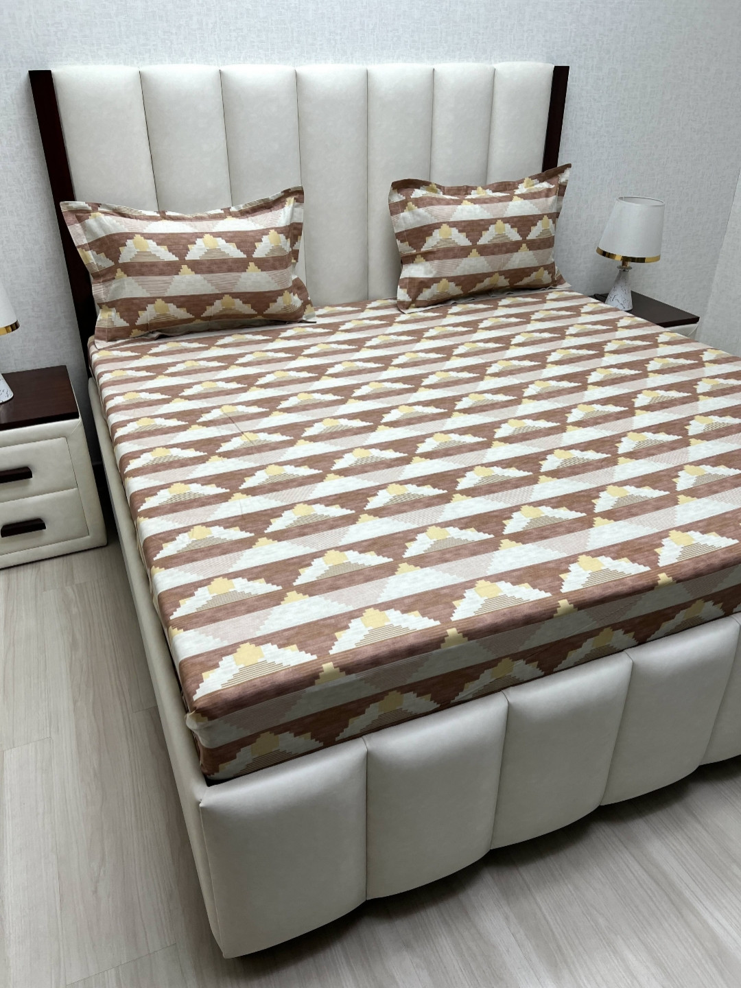 Pure Decor Velar Brown Printed Cotton 220 TC Super King Size Bedsheet Set 2.74 m x 3.04 m
Pure Decor Velar Brown Printed Cotton 220 TC Super King Size Bedsheet Set 2.74 m x 3.04 m