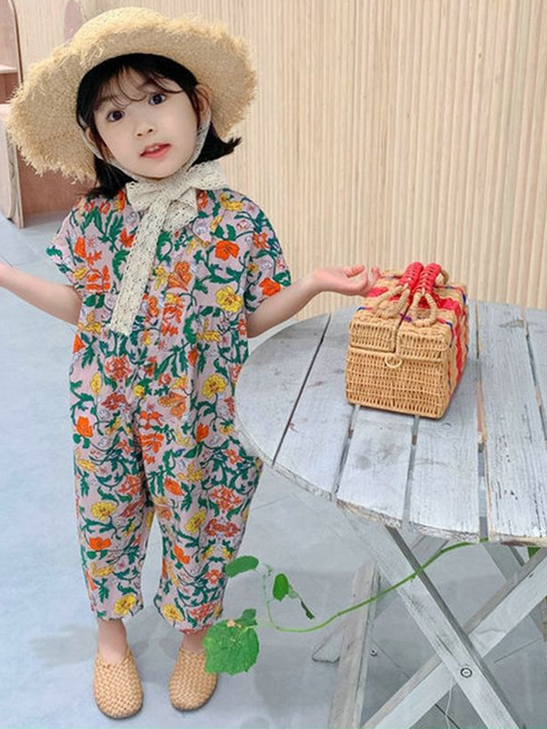 LULU & SKY Girls Shirt Collar Printed Short Sleeves Basic Jumpsuit, Multi
LULU & SKY Girls Shirt Collar Printed Short Sleeves Basic Jumpsuit, Multi
