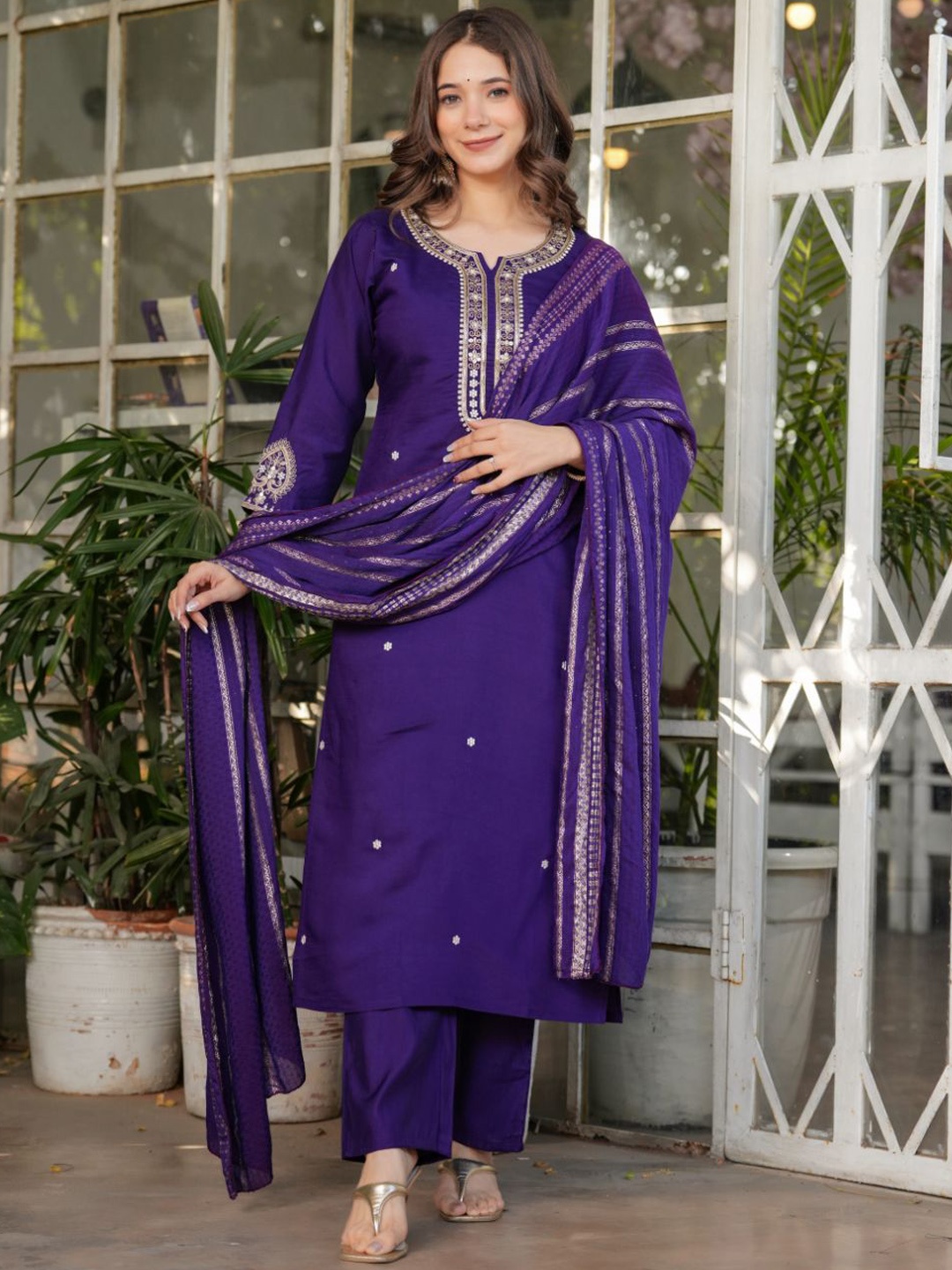 Lilots Ethnic Motifs Embroidered Chanderi Silk Straight Kurta with Trousers & Dupatta, Purple
Lilots Ethnic Motifs Embroidered Chanderi Silk Straight Kurta with Trousers & Dupatta, Purple