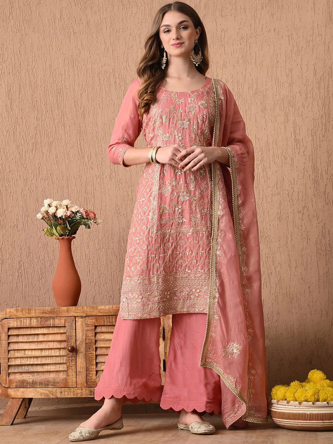 ZARIKALI Floral Embroidered Zardozi Work Straight Kurta With Palazzos & Dupatta, Peach
ZARIKALI Floral Embroidered Zardozi Work Straight Kurta With Palazzos & Dupatta, Peach