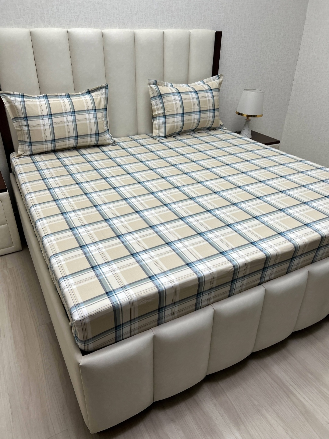 Pure Decor Velar Cream Geometric Printed Cotton 350 TC King Bedsheet Set 2.74 m X 3.04 m
Pure Decor Velar Cream Geometric Printed Cotton 350 TC King Bedsheet Set 2.74 m X 3.04 m