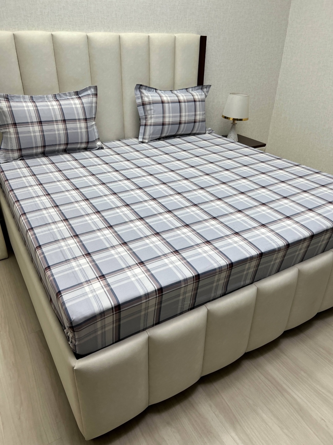 Pure Decor Velar Blue Printed Cotton 380 TC Super King Size Bedsheet Set 2.74 m x 3.04 m, Grey
Pure Decor Velar Blue Printed Cotton 380 TC Super King Size Bedsheet Set 2.74 m x 3.04 m, Grey