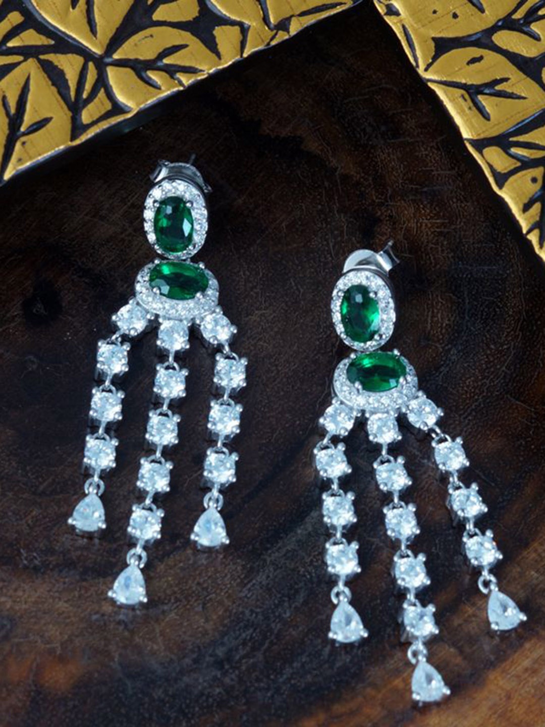 Tuanz Silver Jewelry 925 Sterling Silver Rhodium-Plated Contemporary Shaped Drop Earrings
Tuanz Silver Jewelry 925 Sterling Silver Rhodium-Plated Contemporary Shaped Drop Earrings
