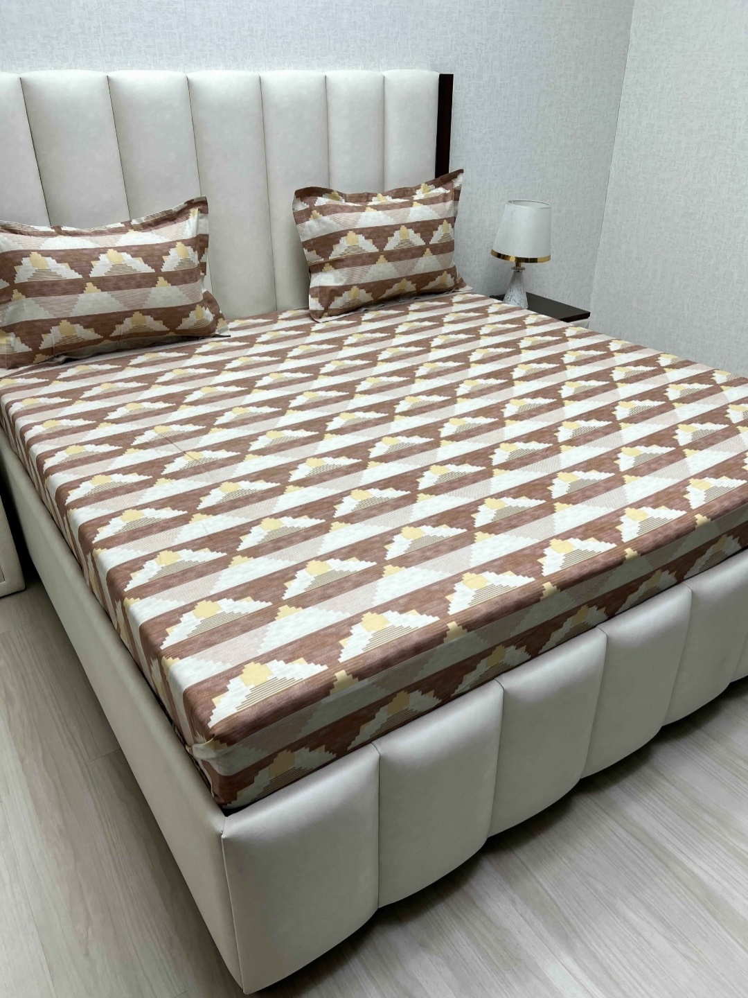 Pure Decor Velar Brown Geometric Printed Cotton 400 TC King Bedsheet Set 2.74 m X 3.04 m
Pure Decor Velar Brown Geometric Printed Cotton 400 TC King Bedsheet Set 2.74 m X 3.04 m